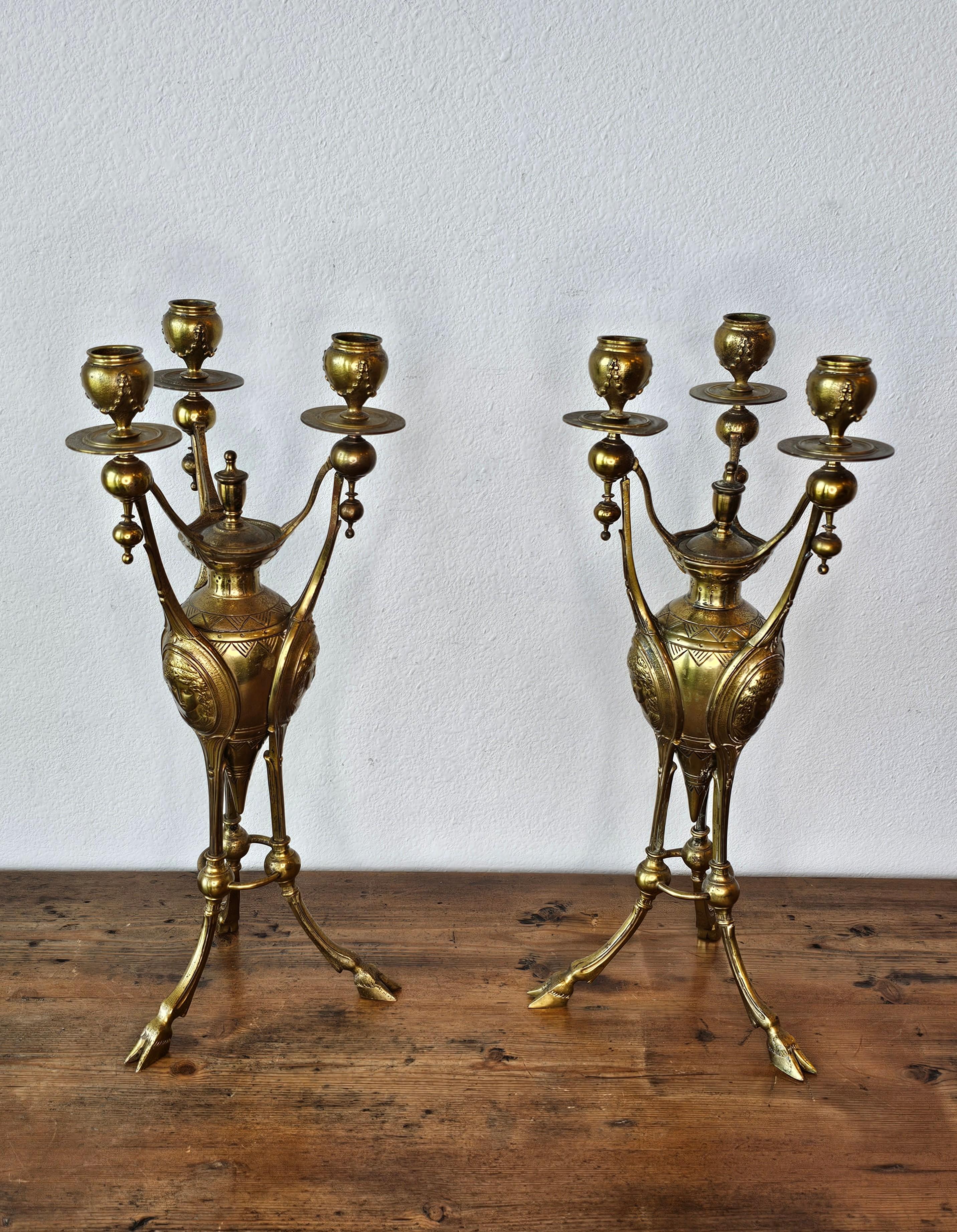 XIX secolo Coppia di candelabri in bronzo dorato del periodo Napoleone III firmati Henri Picard in vendita