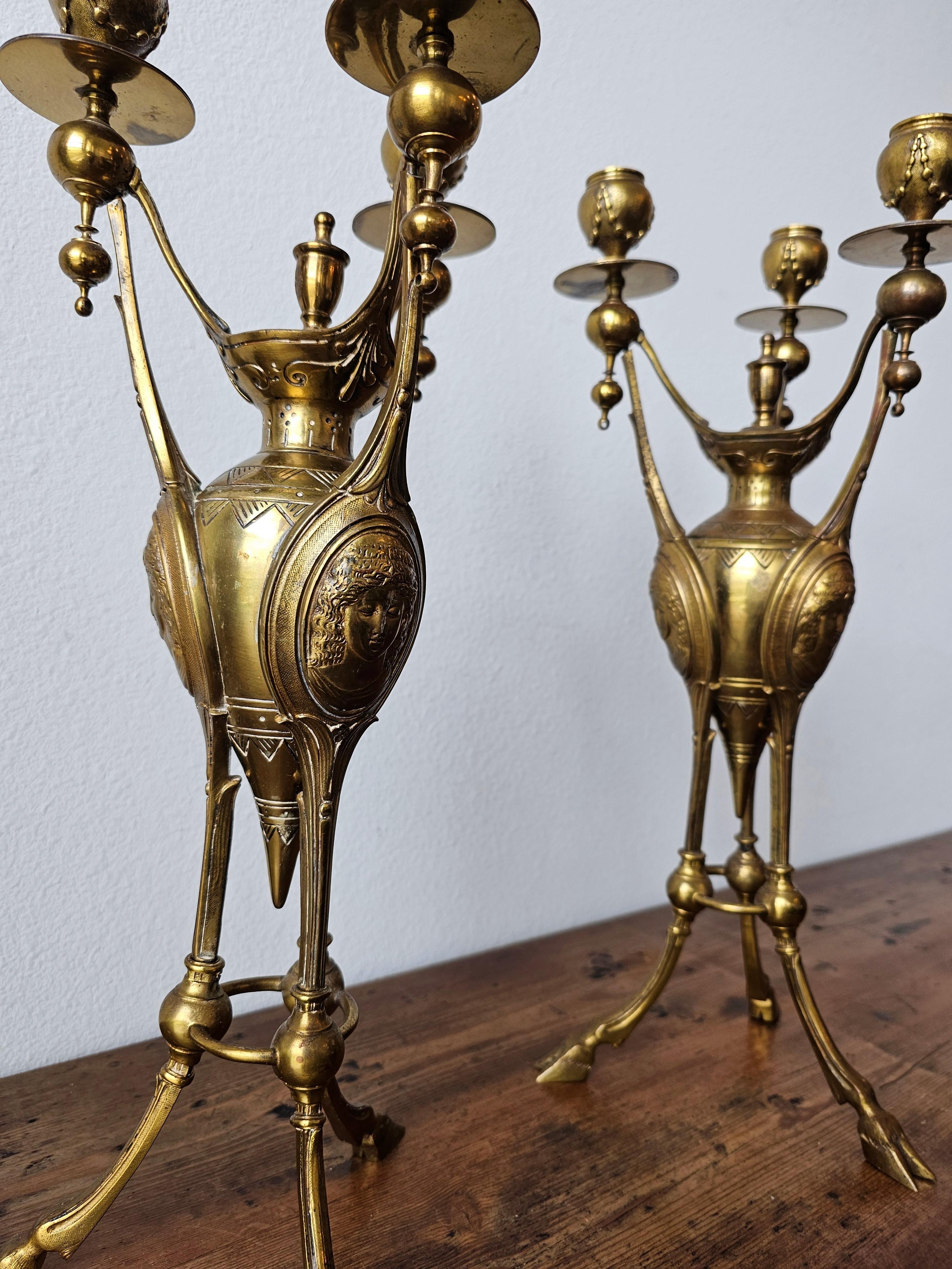 Coppia di candelabri in bronzo dorato del periodo Napoleone III firmati Henri Picard in vendita 1