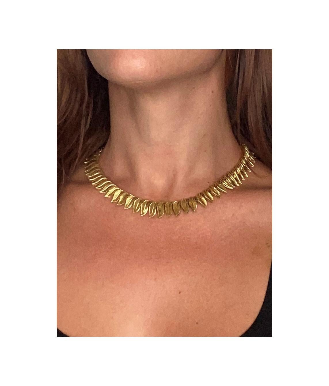 Henri Poincot 1960 Mid-Century Leafs Choker Necklace in Solid 18Kt Yellow Gold 2