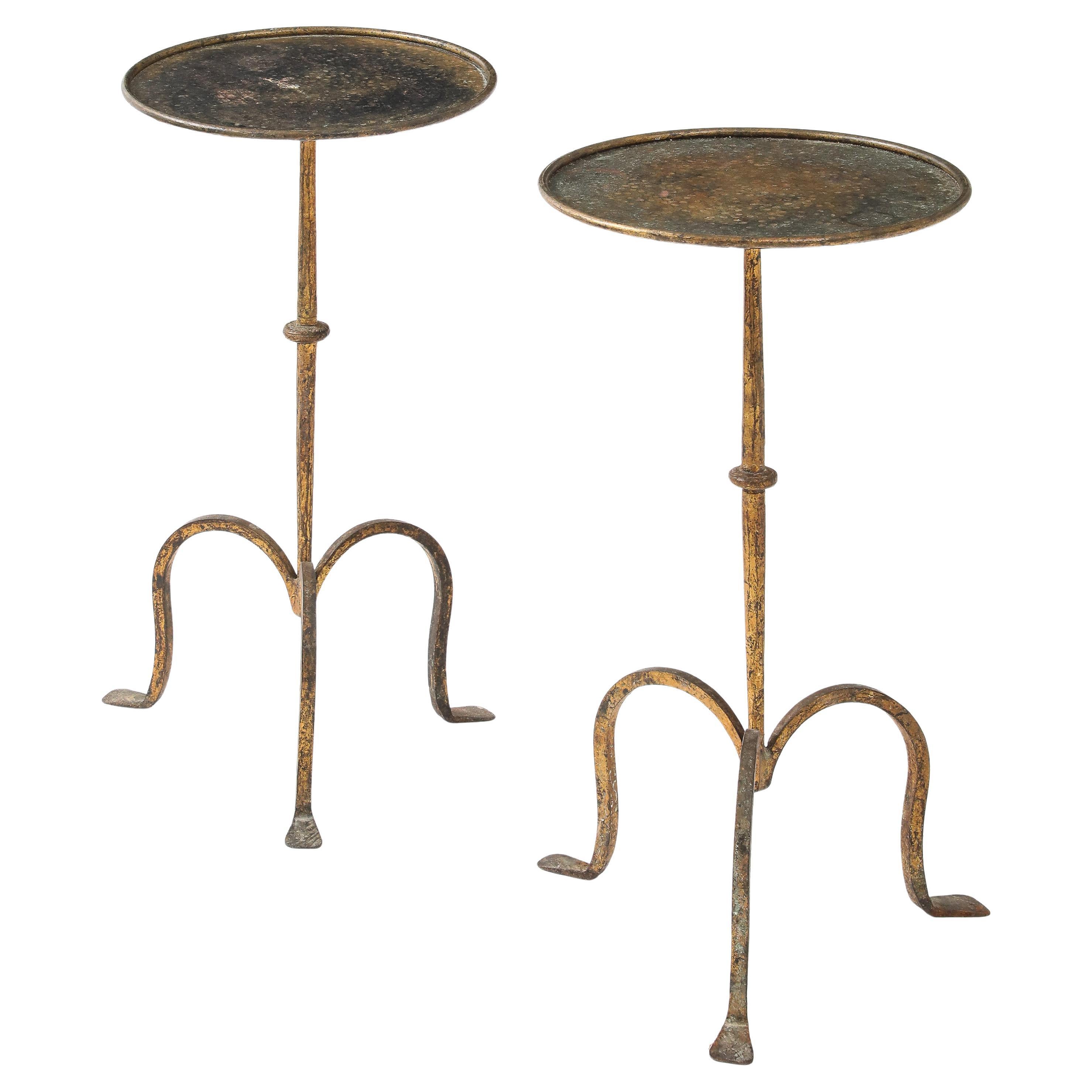 Paire de tables d'appoint en fer Henri Pouenat, feuille d'or, mod. Dani, France, 1980