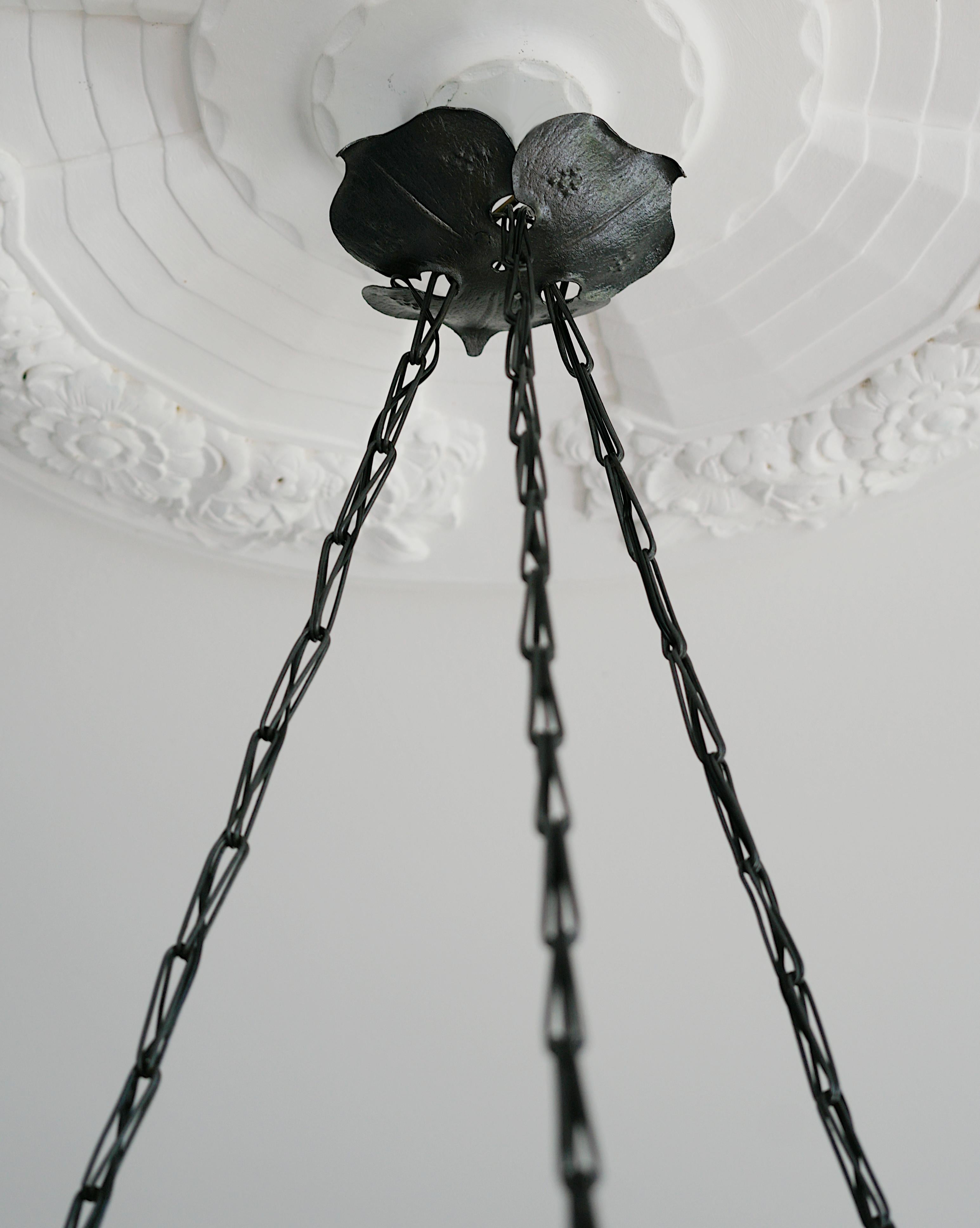 Henri Quenvil Raro lampadario a sospensione smaltato Art Deco, 1920 in vendita 2