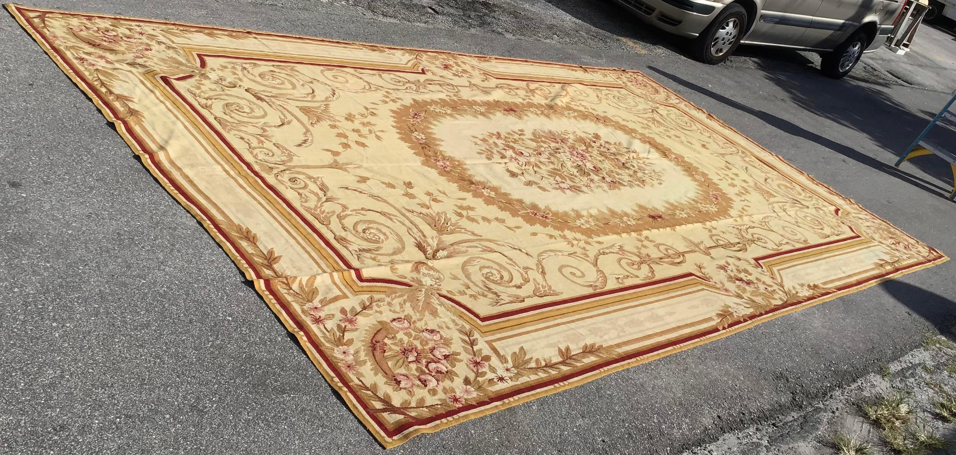 Henri Samuel Style French Aubusson Needlepoint Large Rug In Good Condition For Sale In Los Angeles, CA