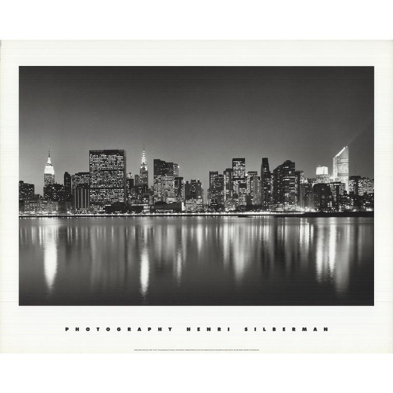 Paper Size: 15.75 x 19.75 inches ( 40.005 x 50.165 cm )
 Image Size: 12.25 x 17.75 inches ( 31.115 x 45.085 cm )
 Framed: No
 Condition: A-: Near Mint, very light signs of handling
 
 
 Shipping and Handling: We ship Worldwide. For Domestic and