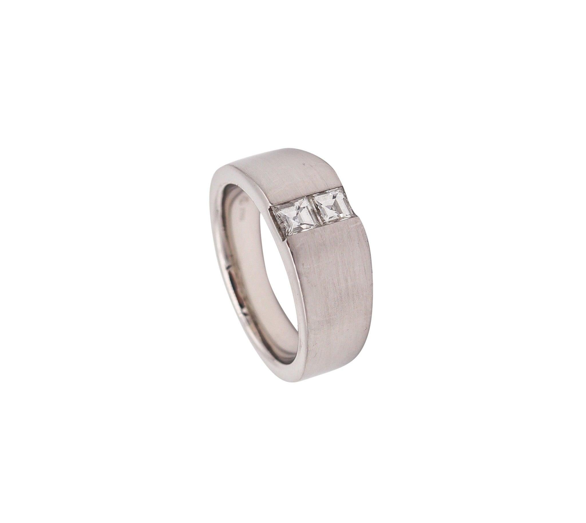 HENRICH & DENZEL Modernist Band Ring In Platinum With Two Carre Cuts Diamonds 1