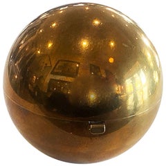 Henriette Christmas Ball Compact 