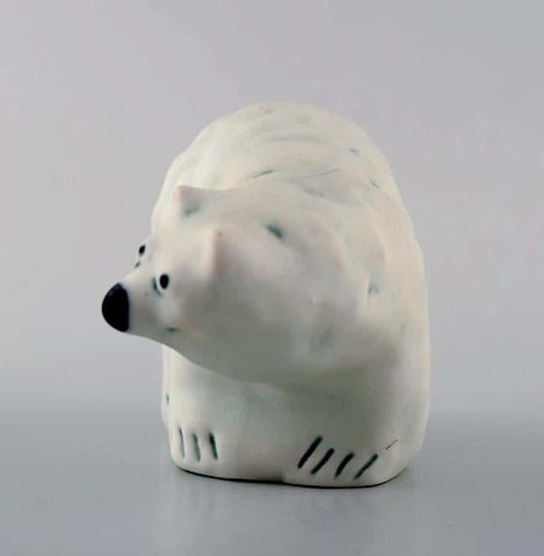 Henrik Allert for Pentik, Finland. Unique polar bear in ceramics, Late 1900s.
Stylish modern Finnish design in great condition.
Measures: 10 cm x 7.5 cm.
Signed.