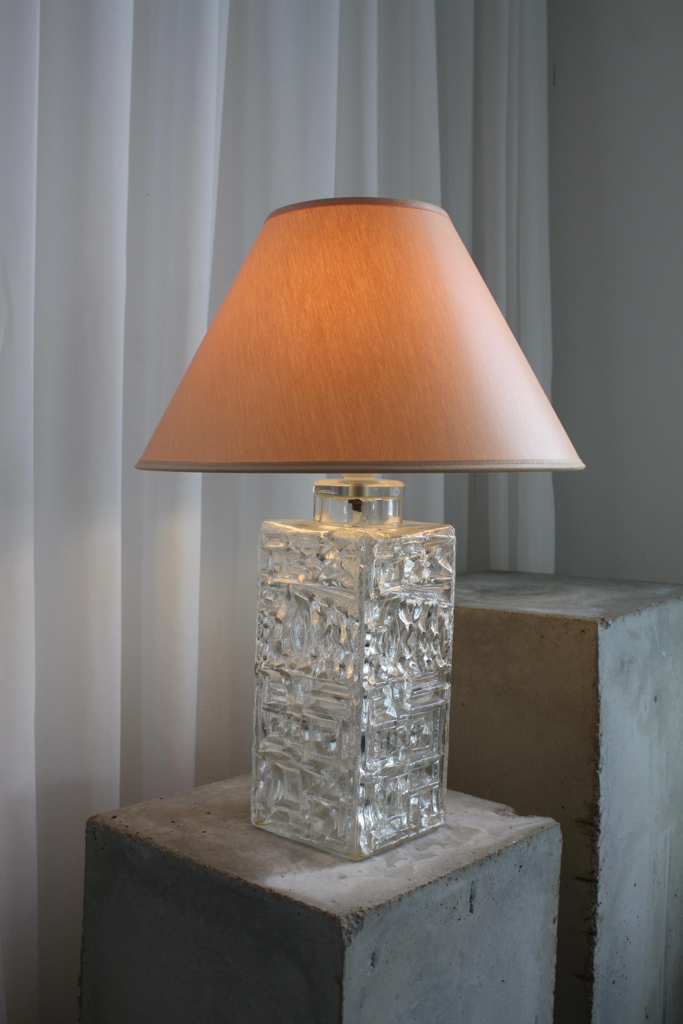 Henrik Blomqvist para AB Stilarmatur Tranås - Lámpara de sobremesa vintage de cristal de los años 60/70 Sueco en venta