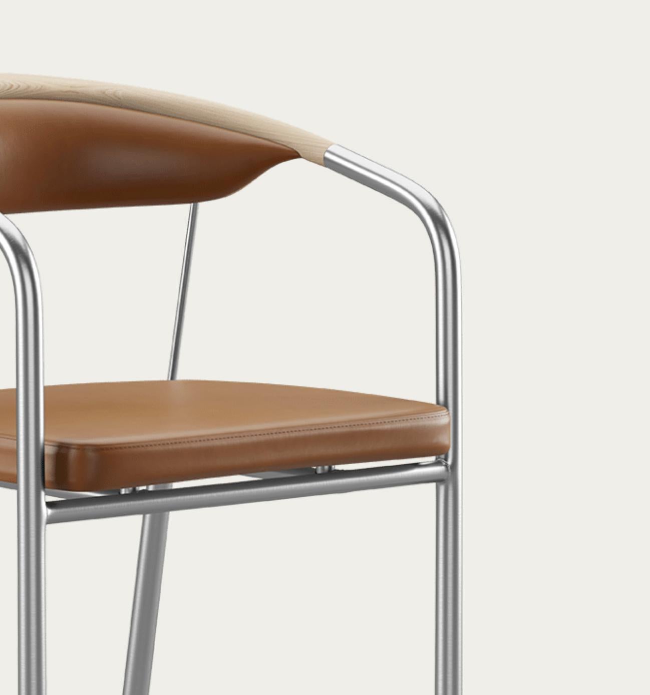 Bois Chaise de maître Henrik Tengler Types de bois : chêne, rembourrage : cognac pour une collection unique en vente