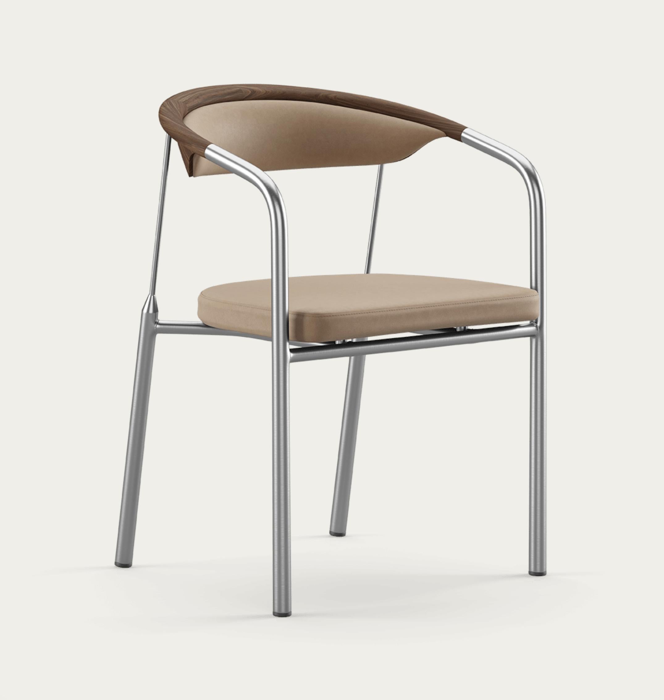 Sedia Henrik Tengler Tipi di legno: Noce, Rivestimento: Lime For One Collectional 

Il Chairman è stato progettato da Henrik Tengler per Onecollection nel 1990. Il suo design elegante è realizzato con materiali eleganti e accattivanti, come i
