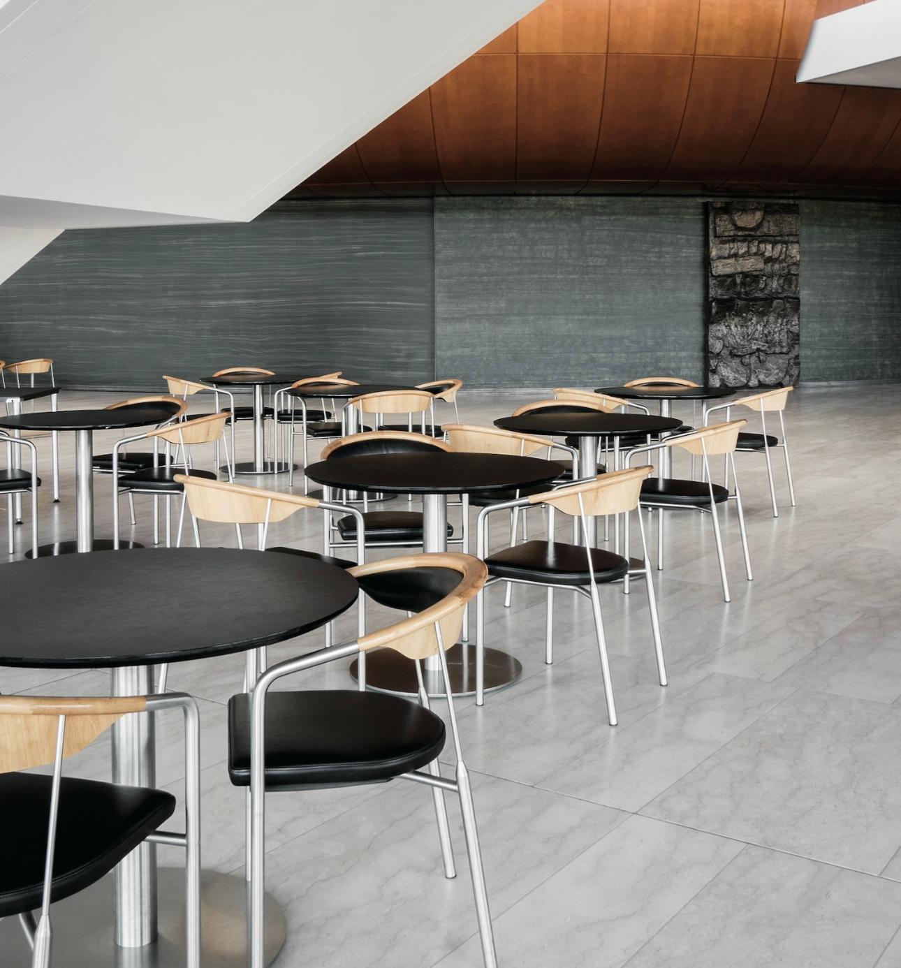 Henrik Tengler Chairman Types de bois : Noyer Tapisserie d'ameublement:Cogac For One Collection en vente 5