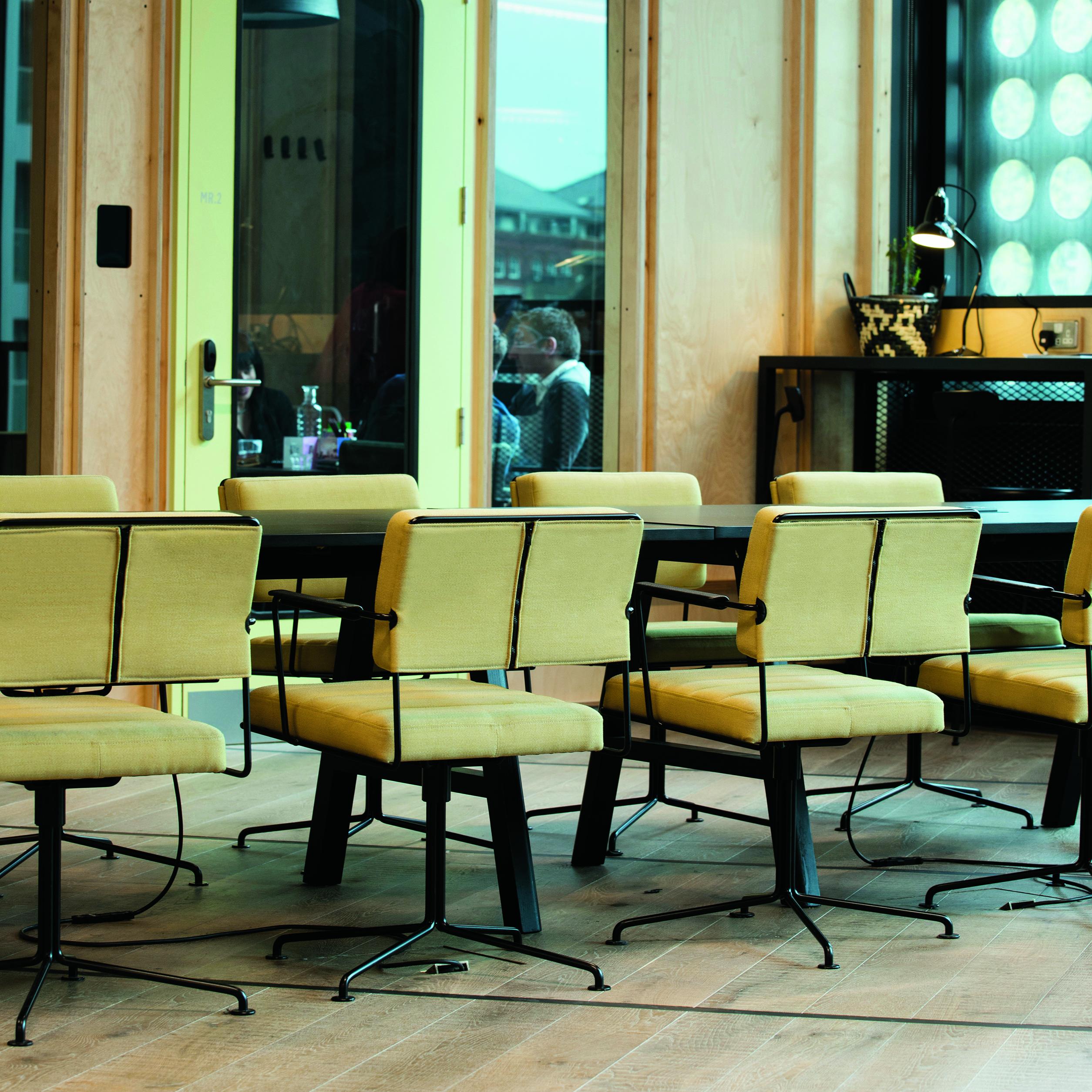 Acier Henrik Tengler, fauteuil de temps en cuir marron HT 2014 par One Collection en vente