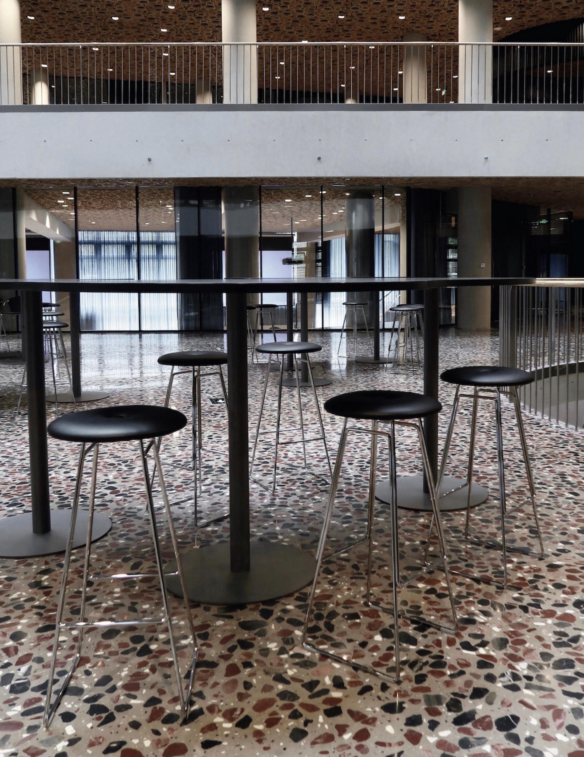 Tabouret de bar temps Henrik Tengler pour une collection en vente 2