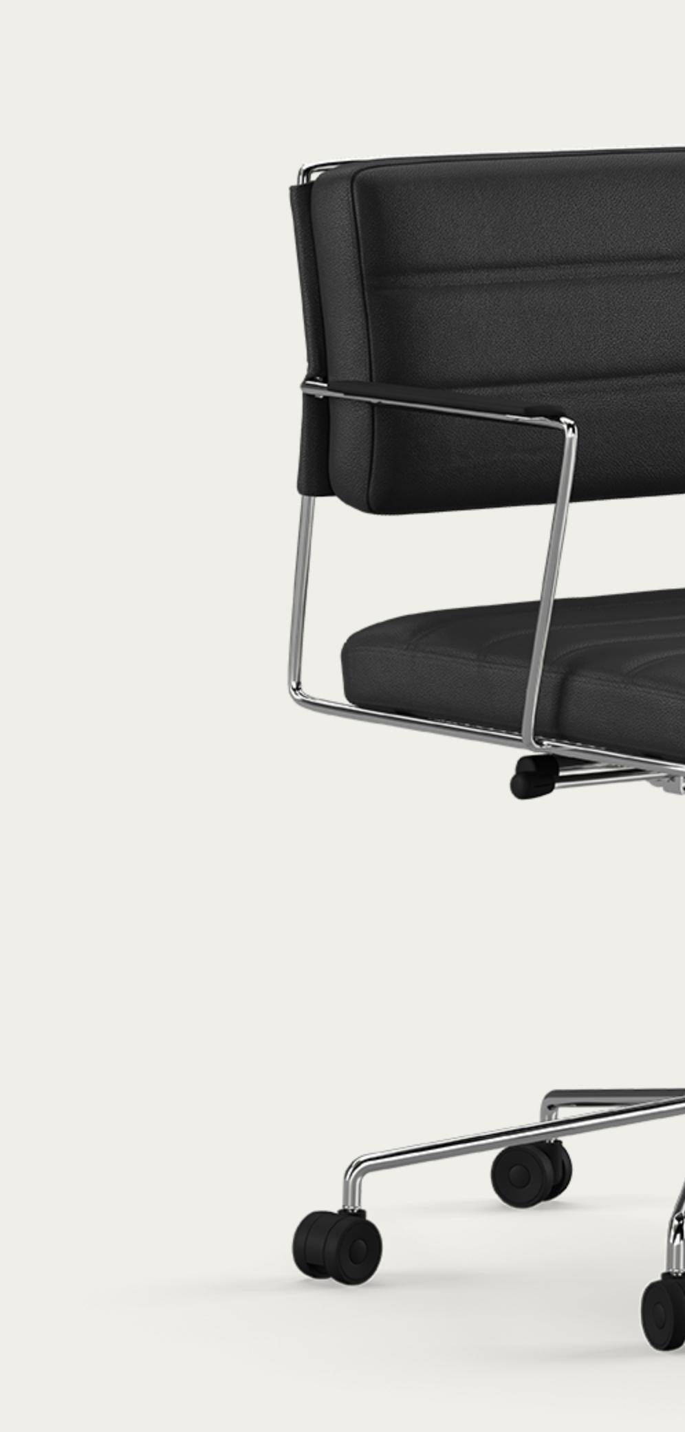 Chaise de temps Henrik Tengler : Rembourrage chromé : Prestige pour une collection unique en vente 3