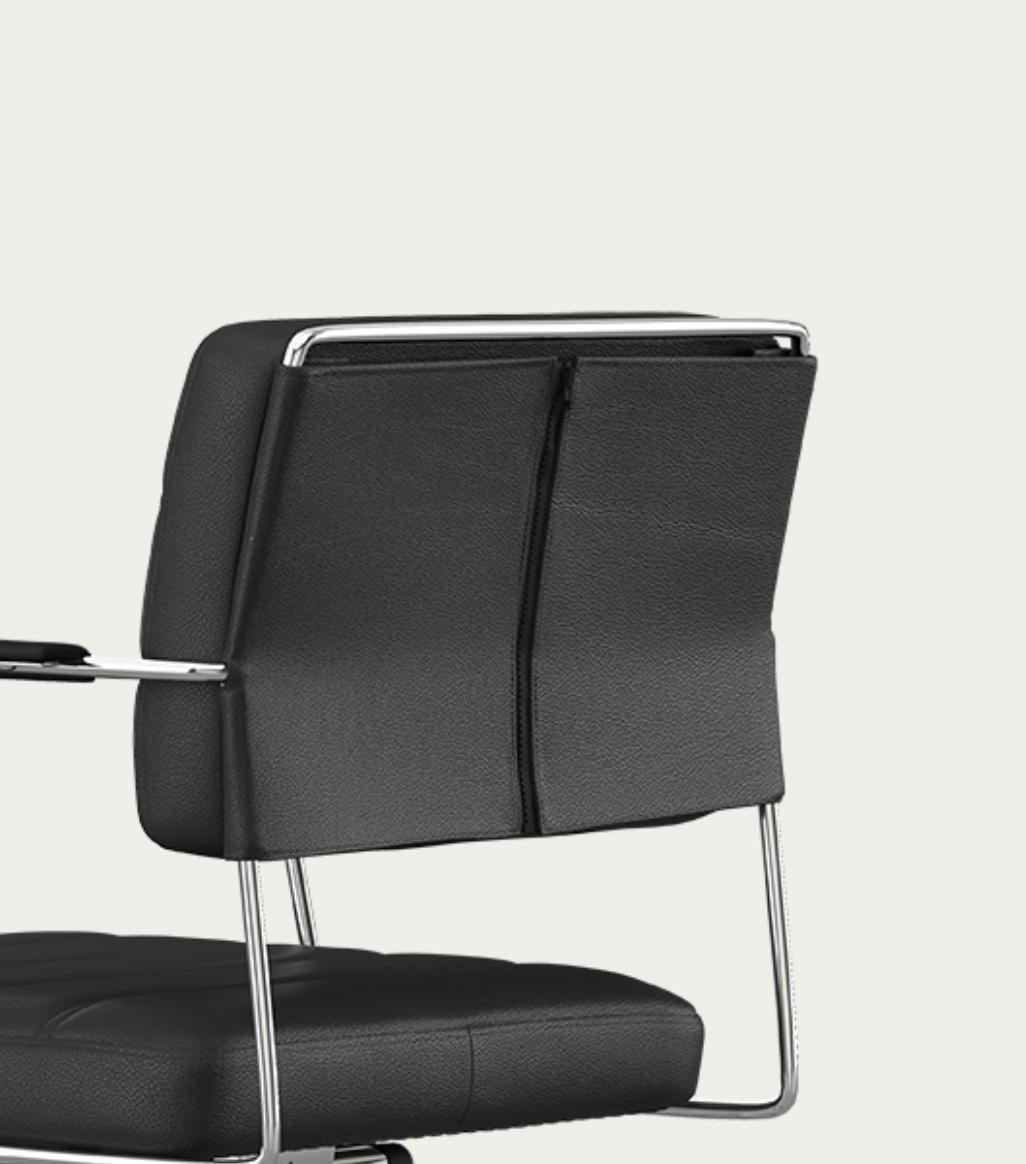 Chrome Chaise de temps Henrik Tengler : Rembourrage chromé : Prestige pour une collection unique en vente