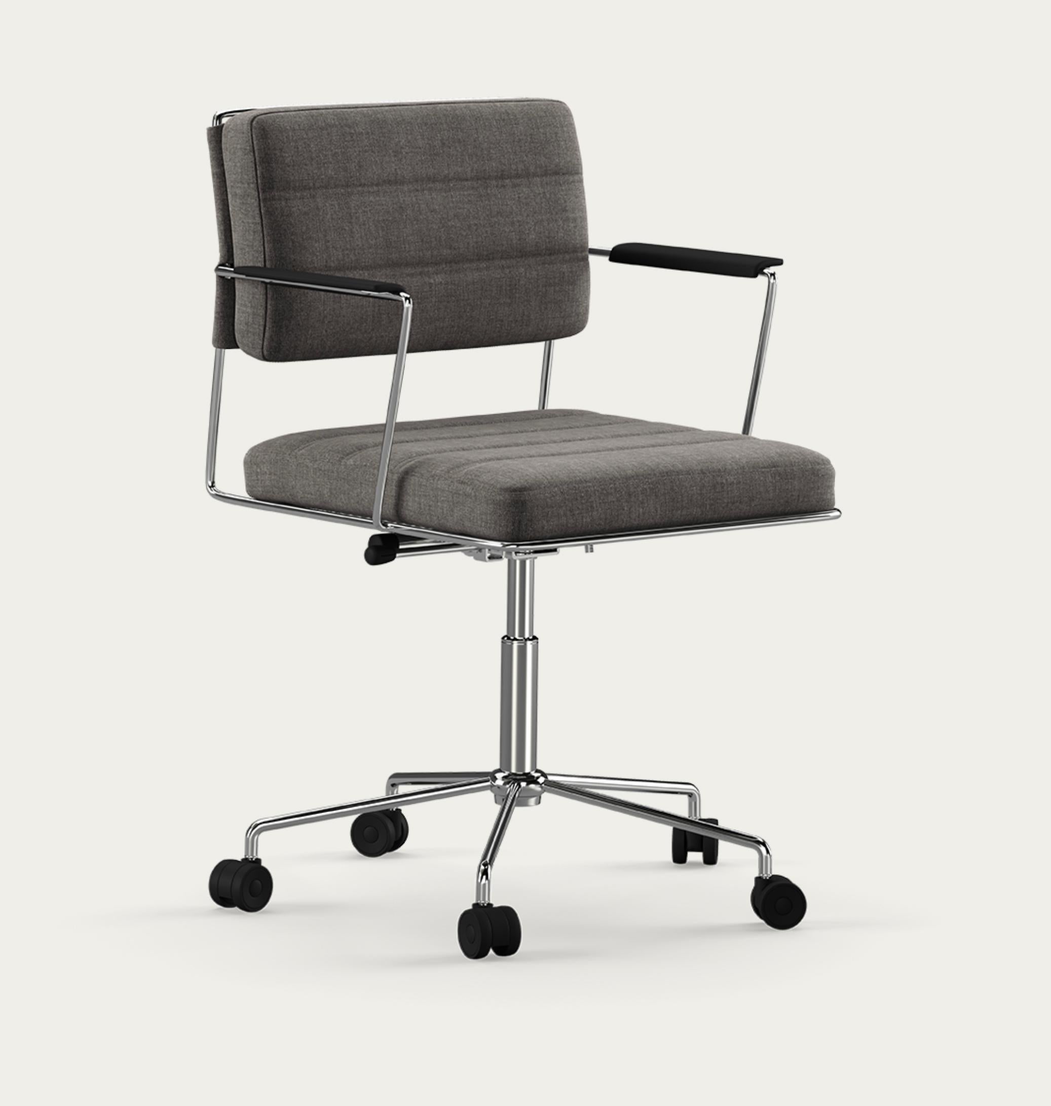 Henrik Tengler Time Chair Châssis : Chrome, Upholstery : Remix 163 For One Collectional 

La Time Chair, conçue par Henrik Tengler en 2012, est une chaise de conférence dynamique et confortable. Son design s'écarte délibérément des tendances