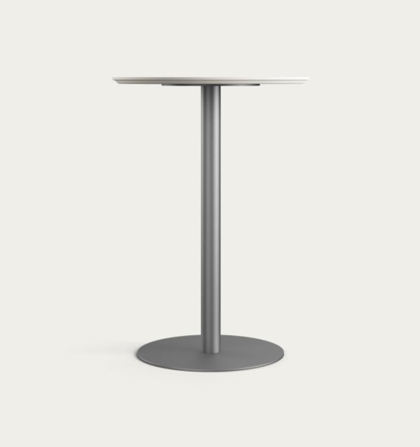 Henrik Tengler Train High Tischbeine: Graphit, Tischplatte: Linoleum Mushroom For One Collection'S

Als Teil der ursprünglichen Train Table Serie, die 2004 von Henrik Tengler entworfen wurde, ist der Train High Table ein eigenständiges Modell