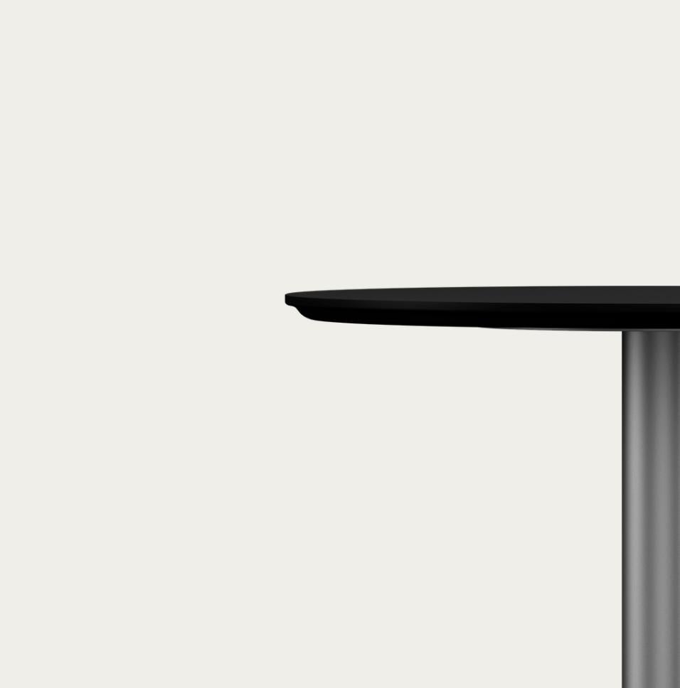Table haute Henrik Tengler pour une collection en vente 2
