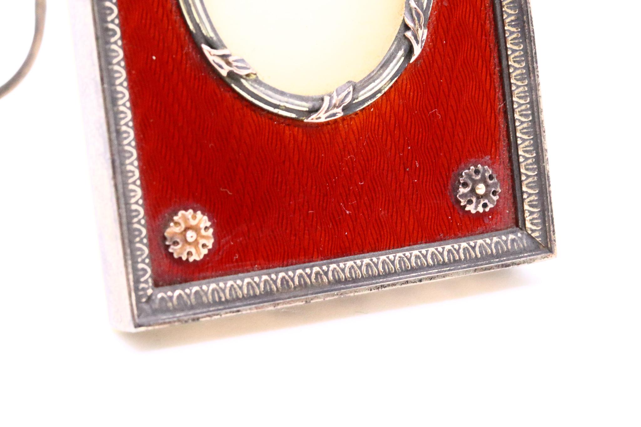 Henrik Wigström 1915 Red Enamel Picture Frame in Gilded Sterling with Diamonds In Good Condition For Sale In Miami, FL