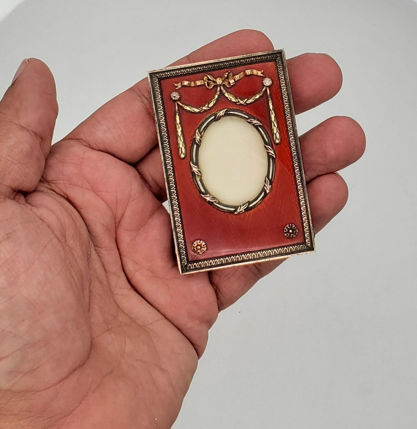 Henrik Wigström 1915 Red Enamel Picture Frame in Gilded Sterling with Diamonds For Sale 2