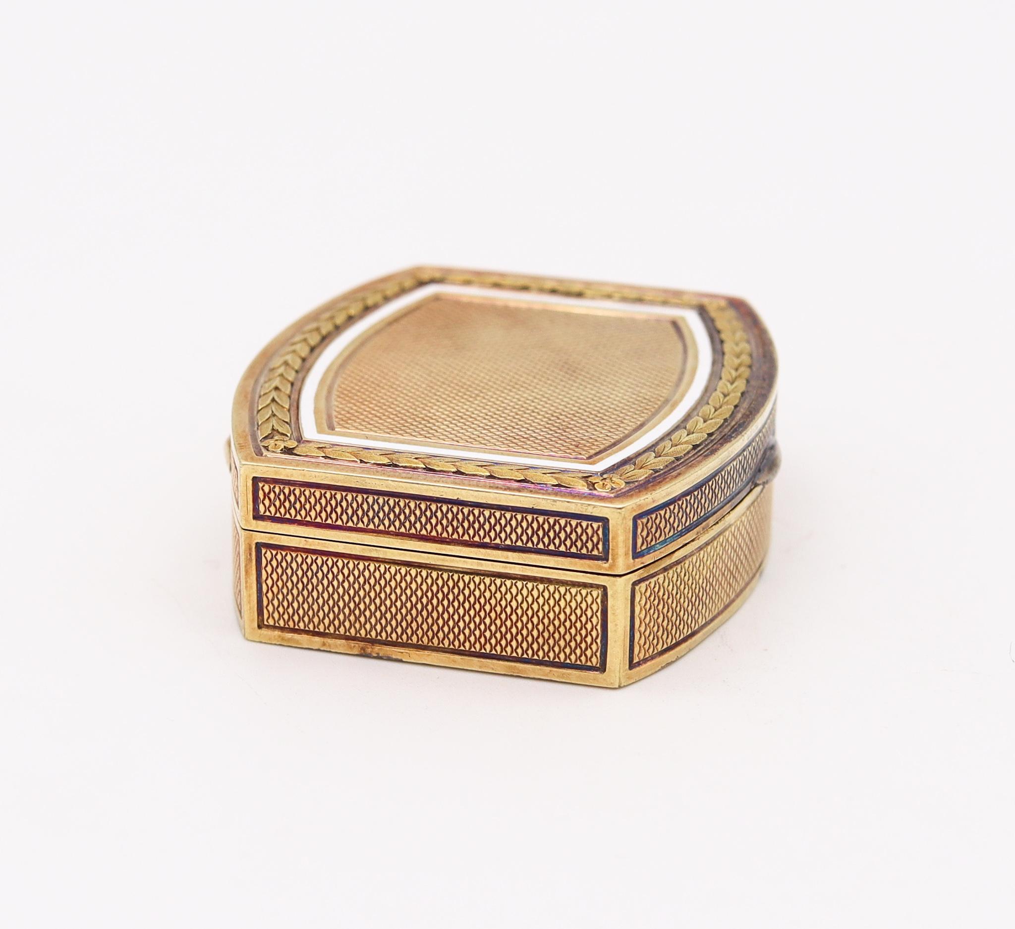 A snuff gold box designed by Henrik Wigström.

Beautiful neo classic snuff box, created in St, Petersburg Russia, at the workshop of Henrik Wigström, back in the 1908. This piece has been carefully crafted in the Russian imperial and Louis XVI