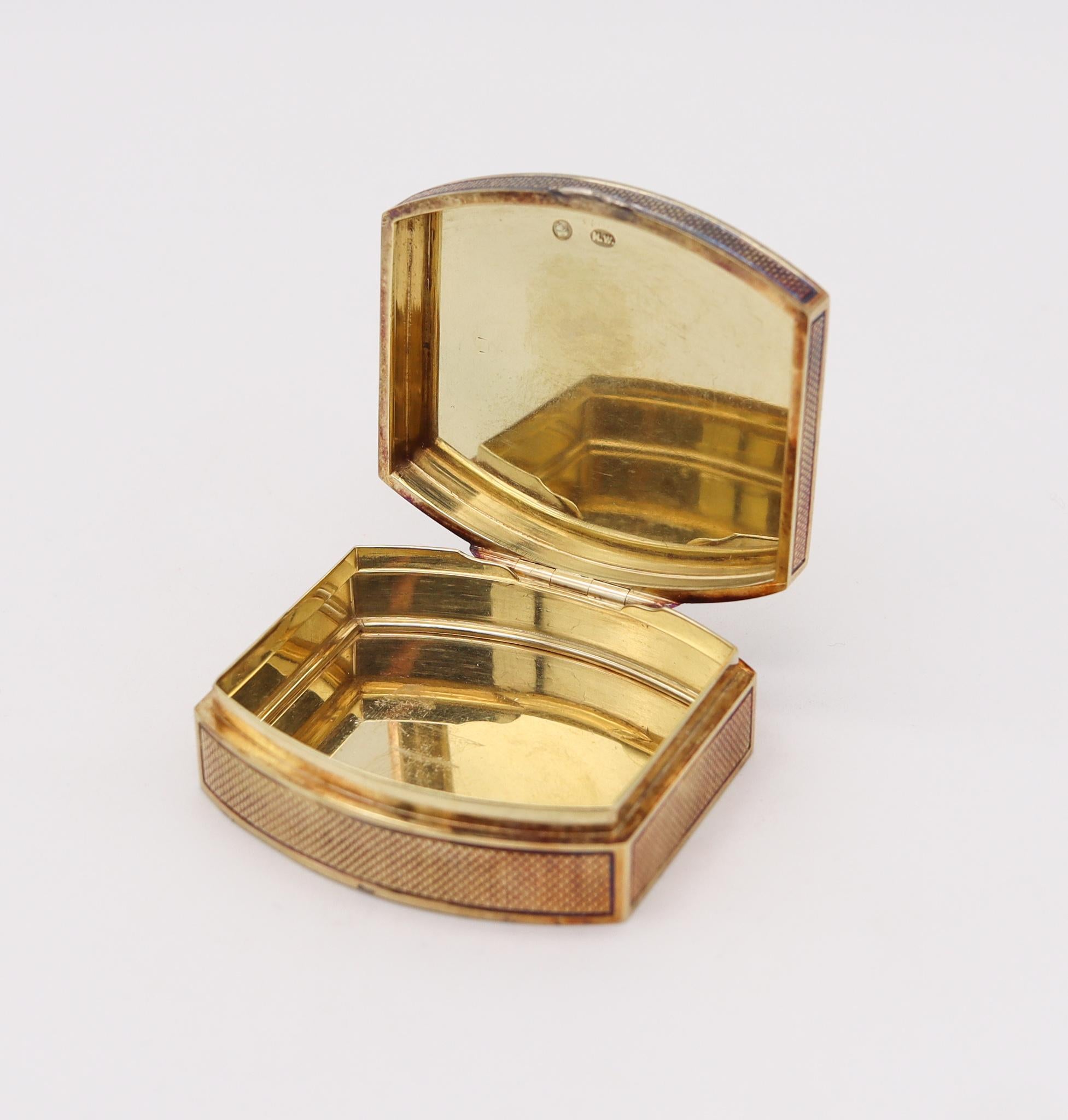Neoclassical Henrik Wigström Russia 1908 St Petersburg Enameled Snuff Pill Box in 14Kt Gold For Sale