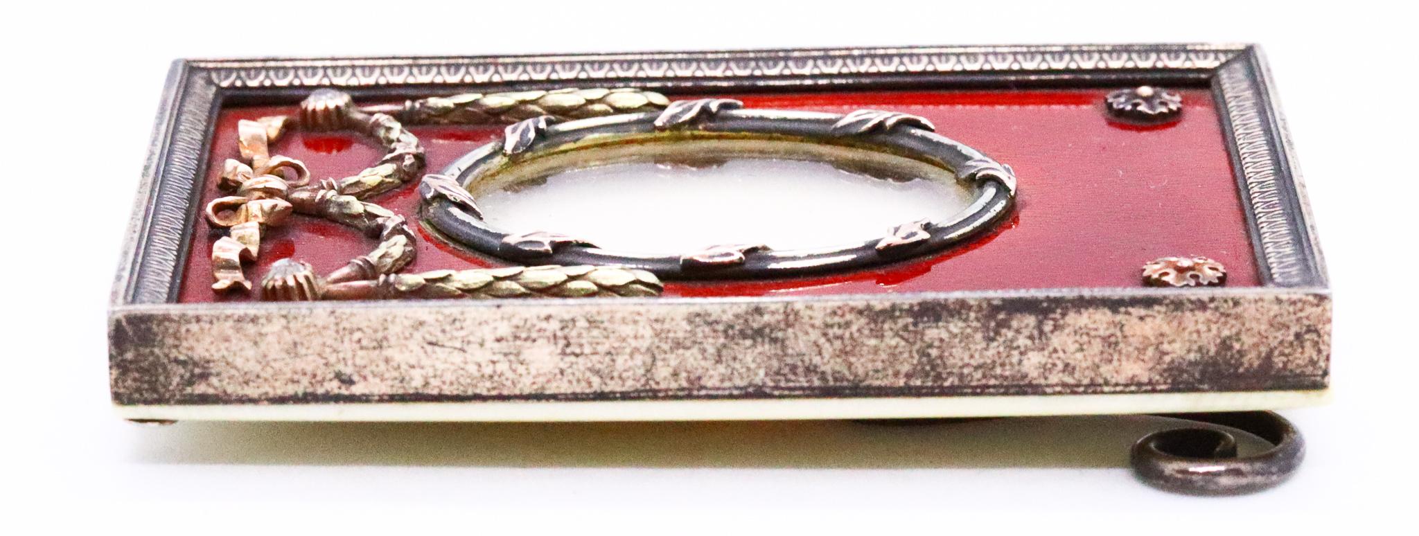 Enameled Henrik Wigström Russia Imperial 1915 Red Enamel Picture Frame In Gilded Sterling For Sale