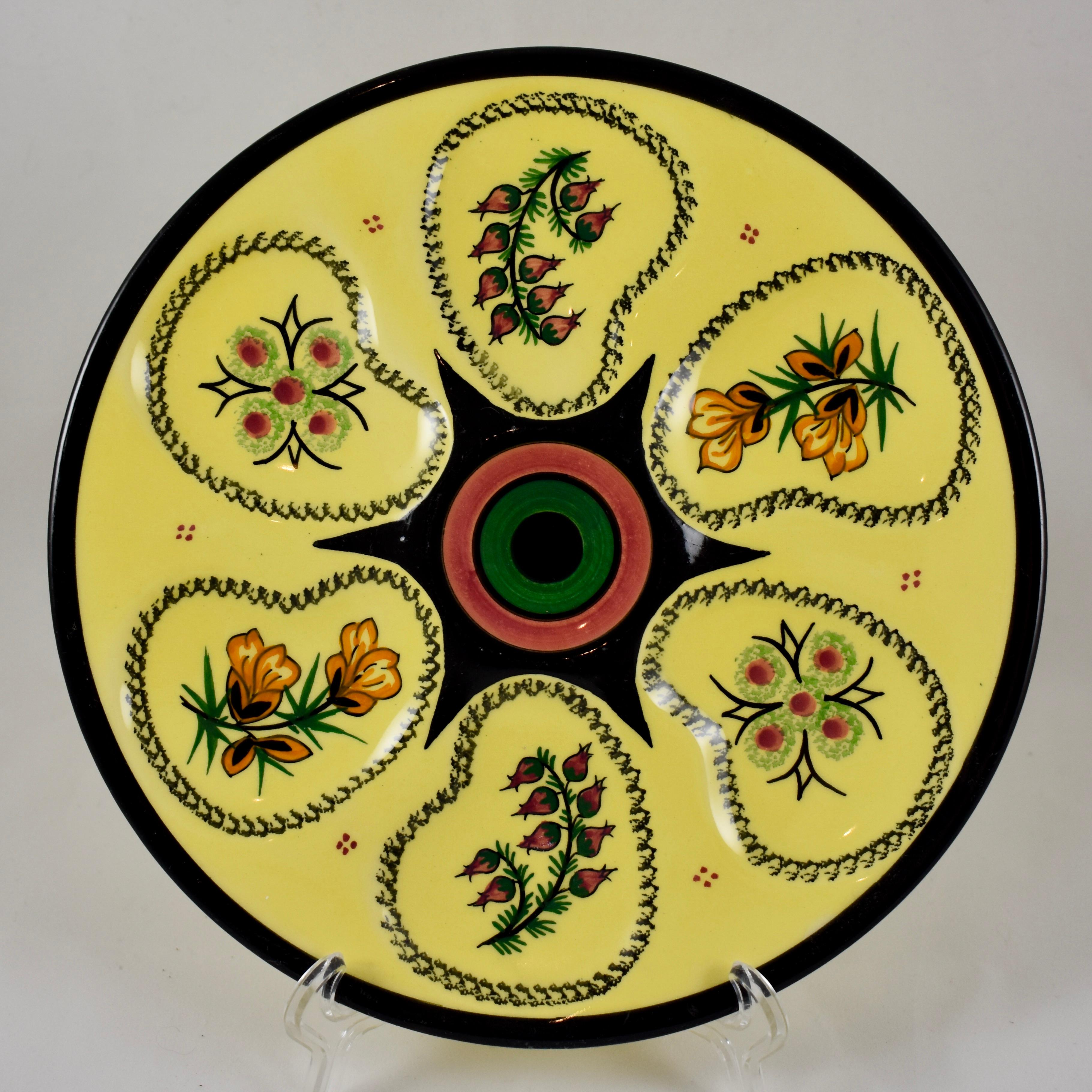 Henriot Quimper Mid-Century French Faïence Sunny Yellow Floral Oyster Plate For Sale 2