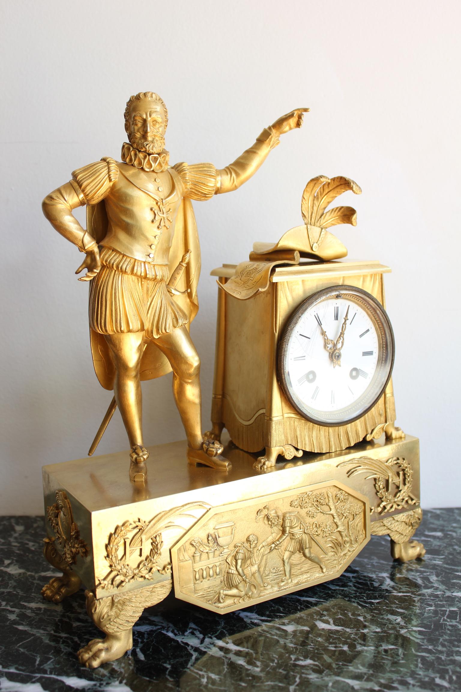 French Restauration clock in gilded bronze decorated with Henry IV.
Good condition.
Dimensions: width 27cm, height 34.5cm, depth 11cm.