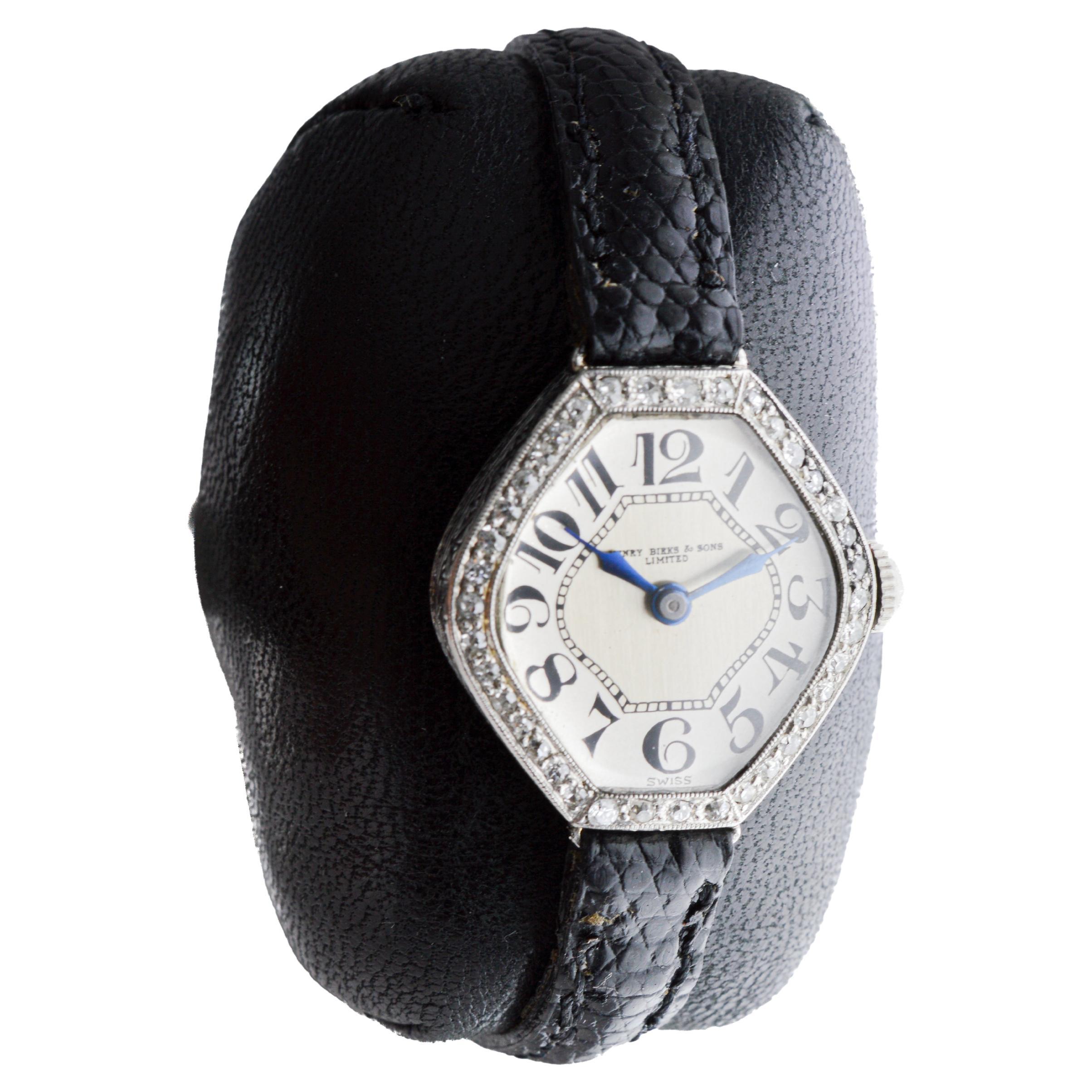 Art Déco Henry Birks & Son Orologio Art Deco da donna in platino con lunetta di diamanti, circa 1915 in vendita