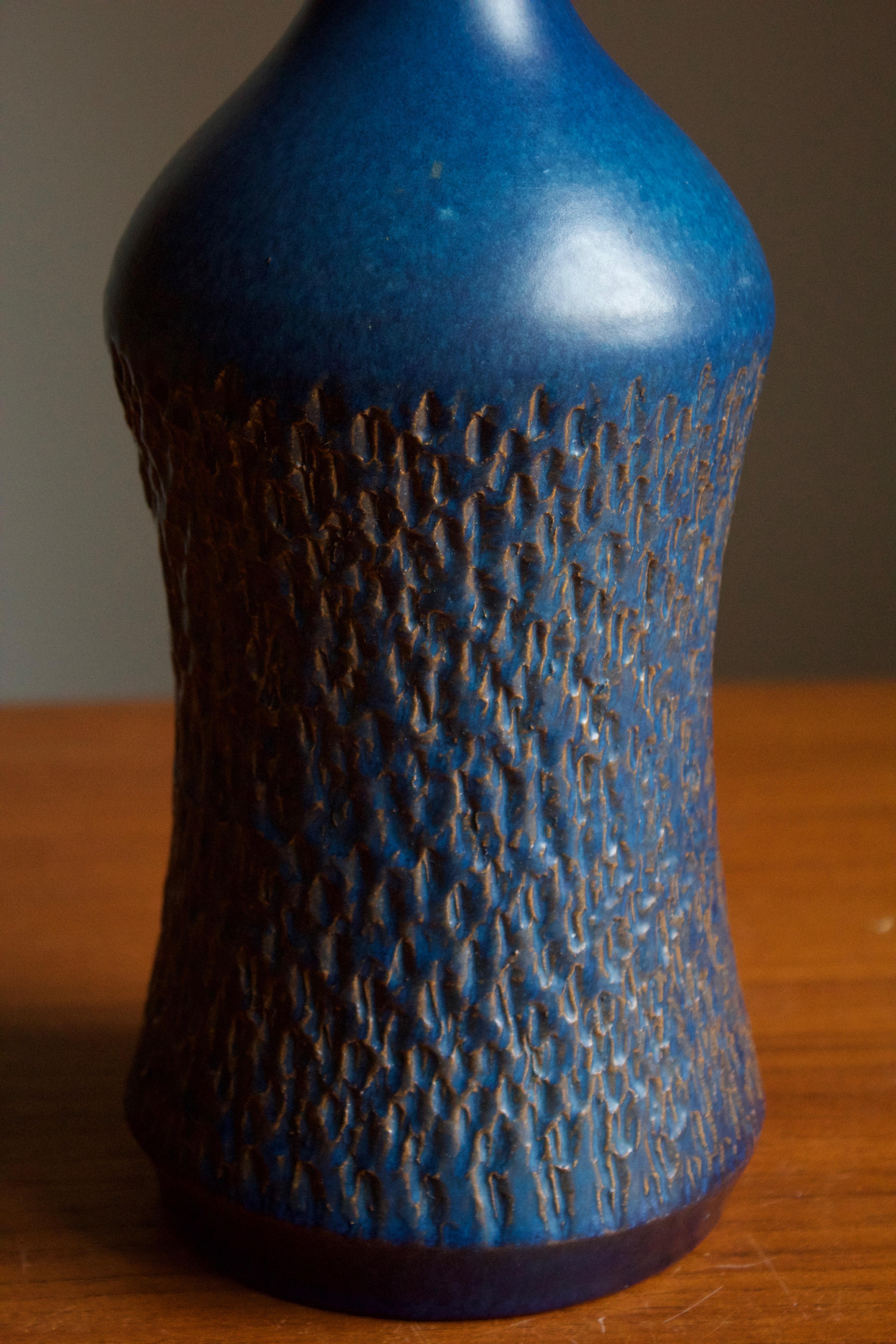 Henry Brandi, Table Lamp, Blue Glazed Stoneware, Vejbystrand, Sweden, 1960s In Good Condition In High Point, NC