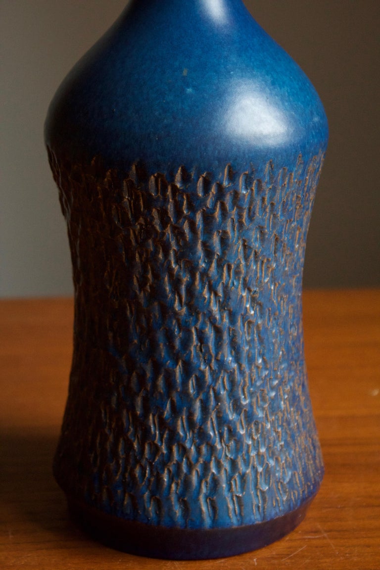Henry Brandi, Table Lamp, Blue Glazed Stoneware, Vejbystrand, Sweden, 1960s In Good Condition For Sale In West Palm Beach, FL