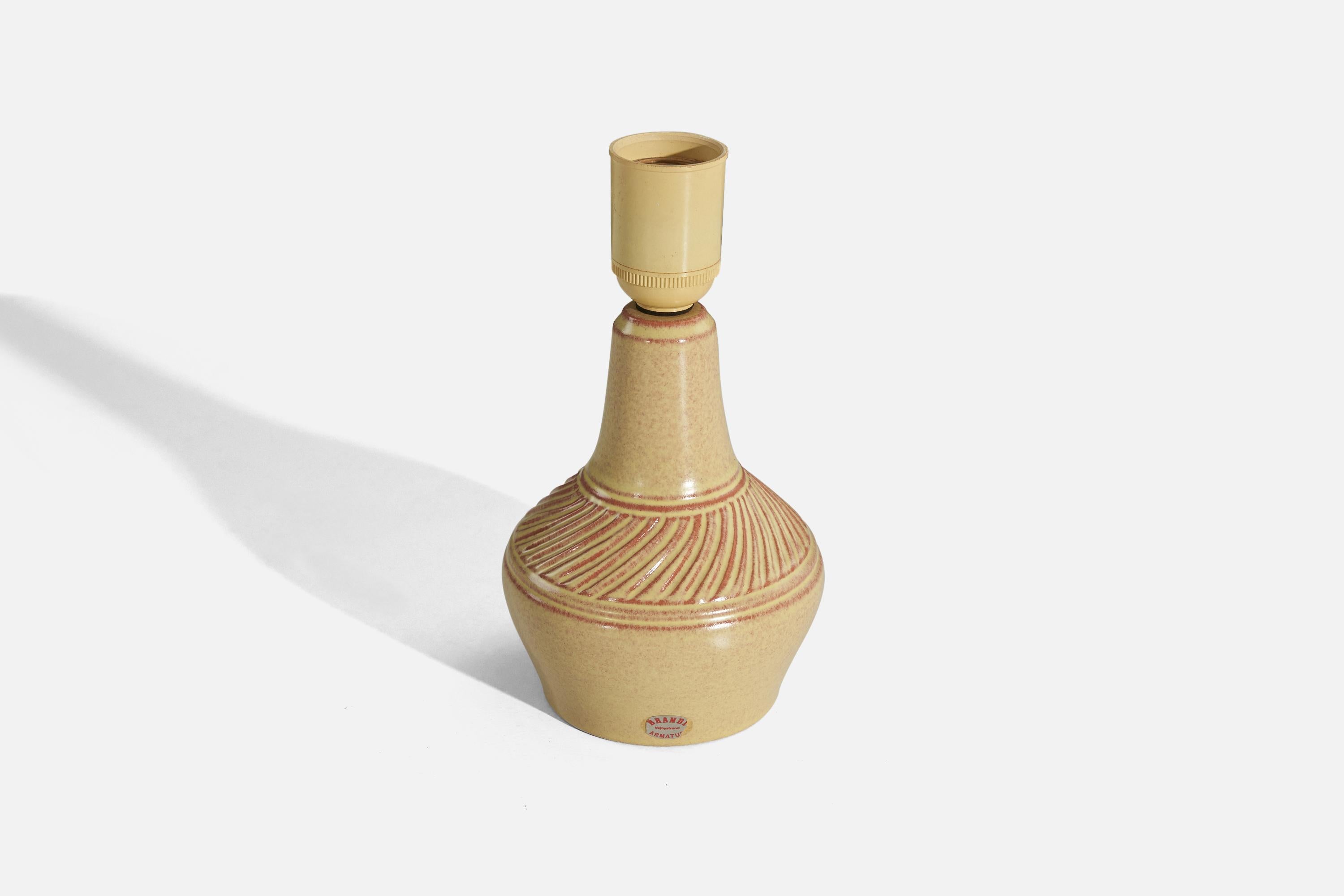 Henry Brandi, lampe de bureau, grès glacé crème, Vejbystrand Suède, années 1960 Bon état - En vente à High Point, NC