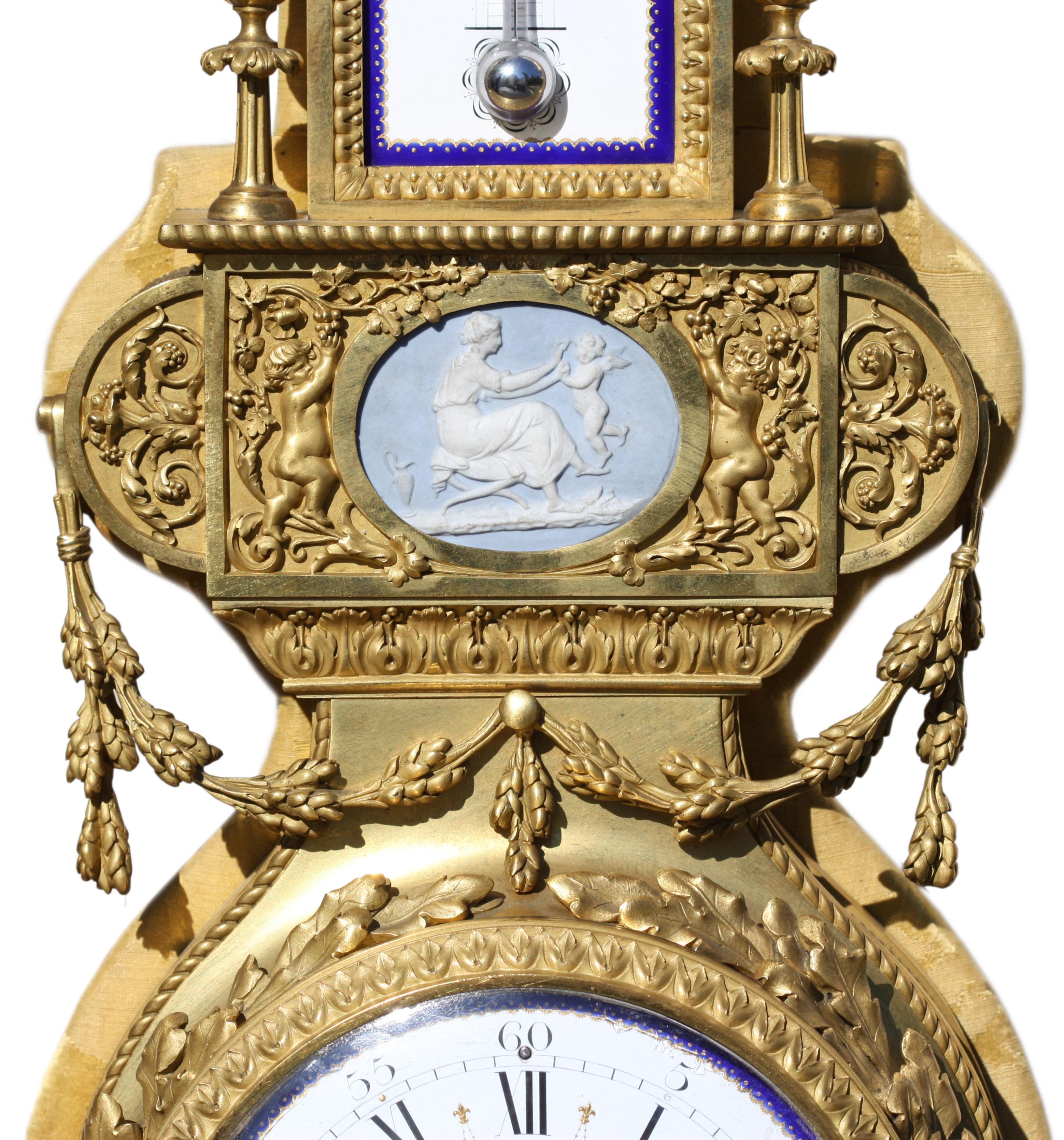 Henry DASSON (1825-1896)
Pendule de cartel de style Louis XVI en porcelaine ornée de bronze doré et baromètre assorti par Henry Dasson, Paris 1882 et 1878.
Tous deux incorporant des thermomètres, l'un à échelle centigrade et l'autre à échelle
