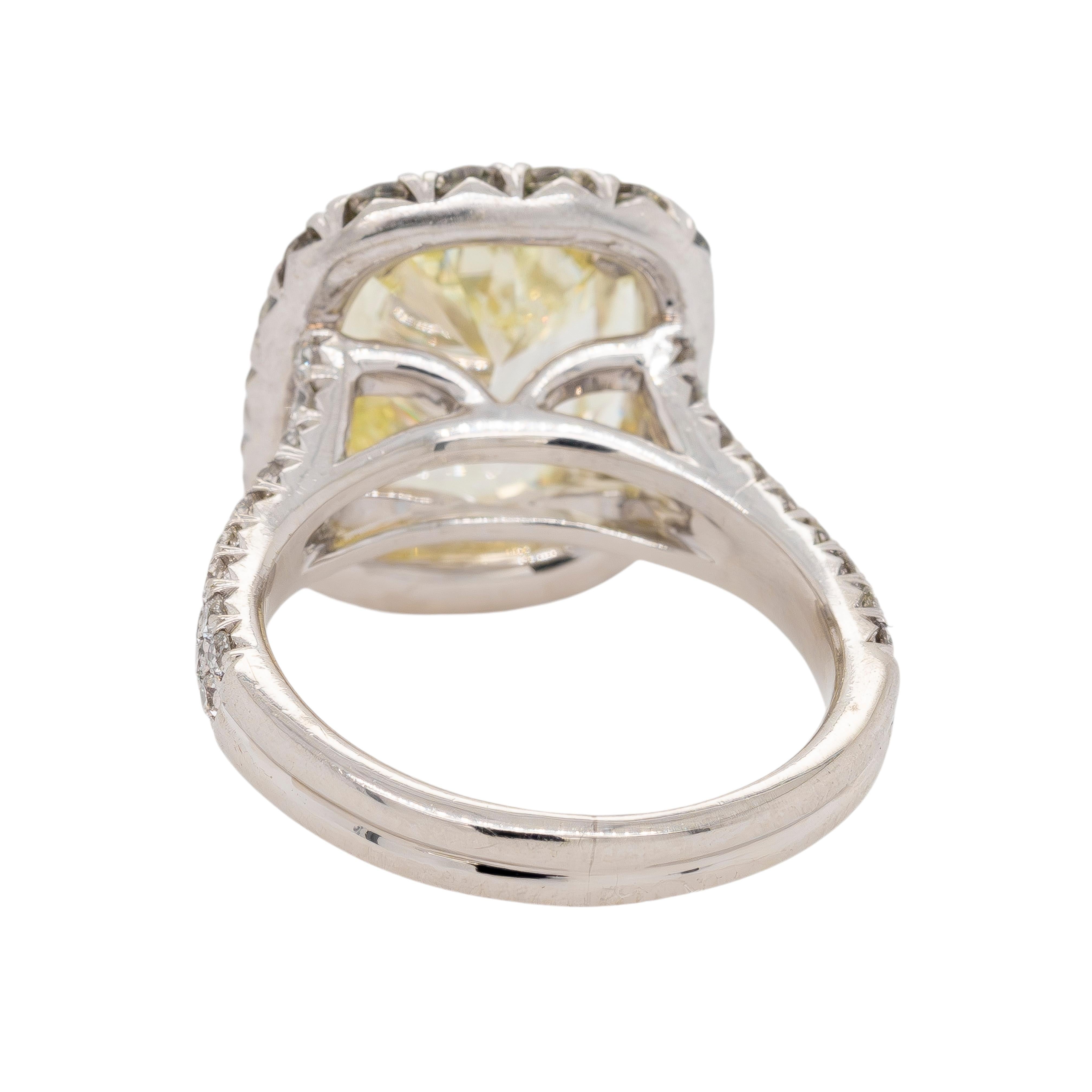 Henry Daussi Platinum Diamond Ring In New Condition For Sale In Boca Raton, FL