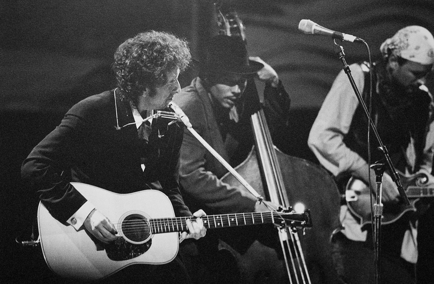 Henry Diltz Black and White Photograph – Bob Dylan, Woodstock, 1969