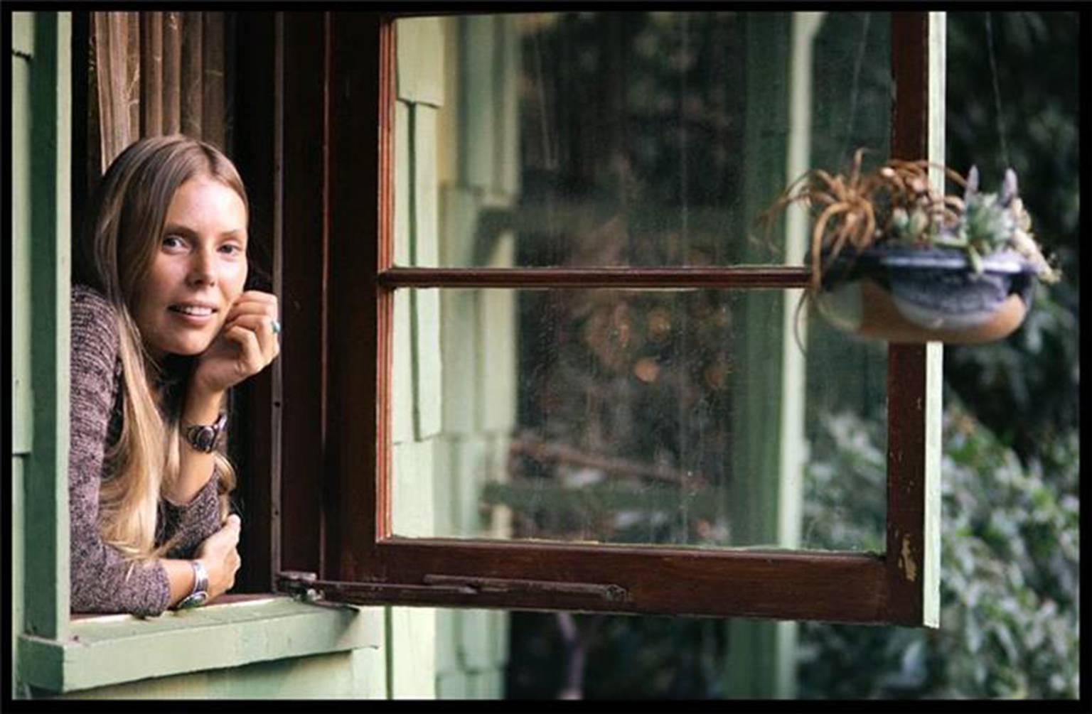 Henry Diltz Portrait Photograph - Joni Mitchell, Laurel Canyon, CA, 1970