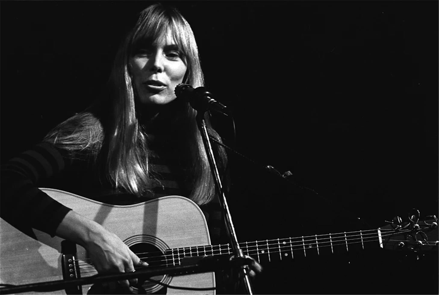Henry Diltz Black and White Photograph - Joni Mitchell, Troubadour, West Hollywood, CA, 1972