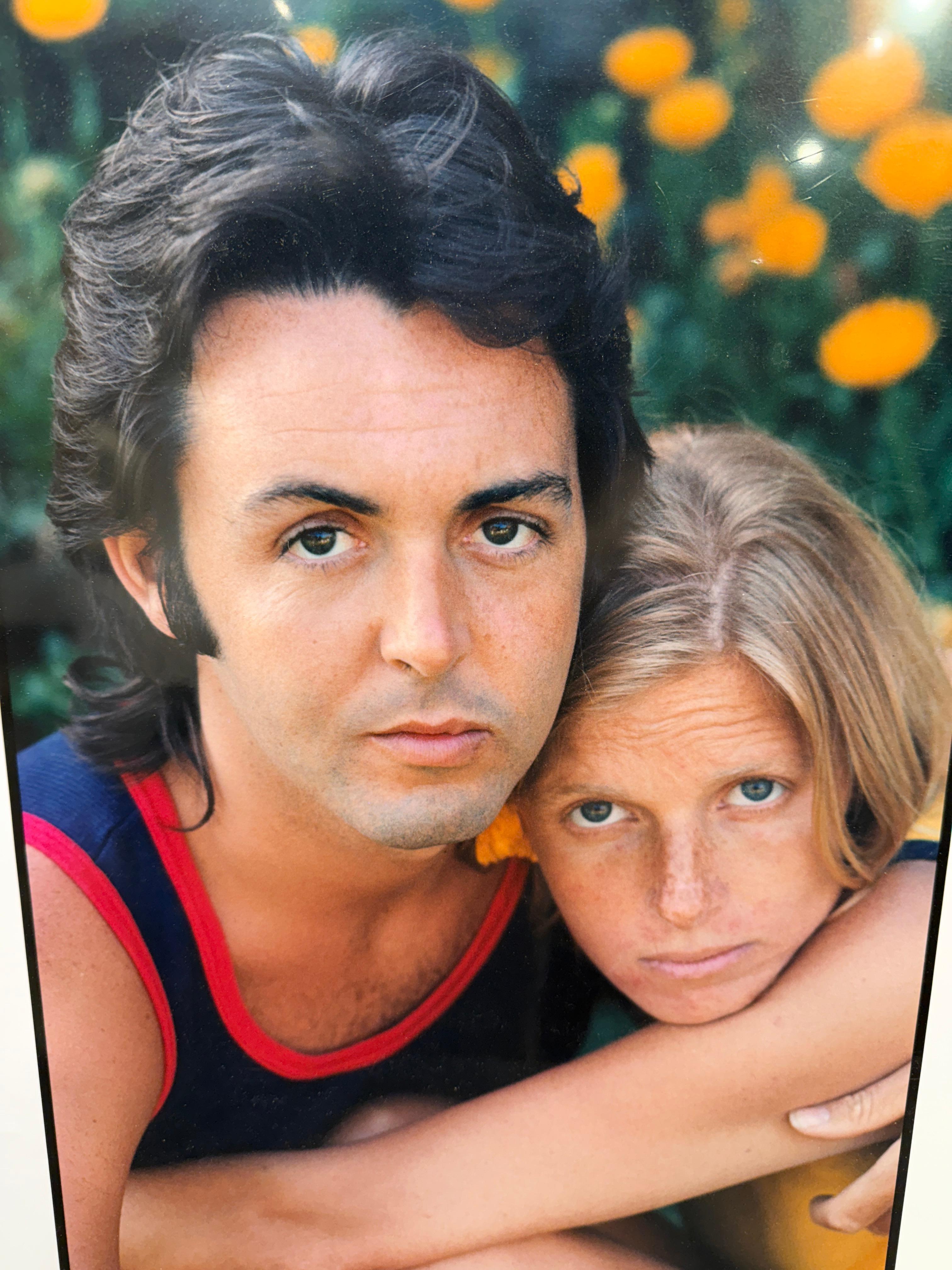 Paul and Linda McCartney - Beige Portrait Photograph by Henry Diltz