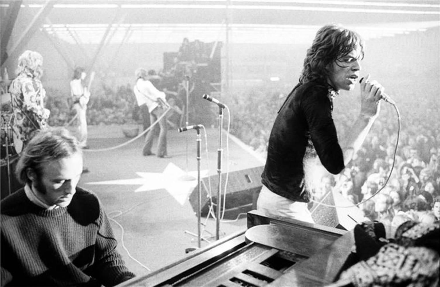 Henry Diltz Black and White Photograph – Rolling Stones & Stephen Stills in Amsterdam, 1970