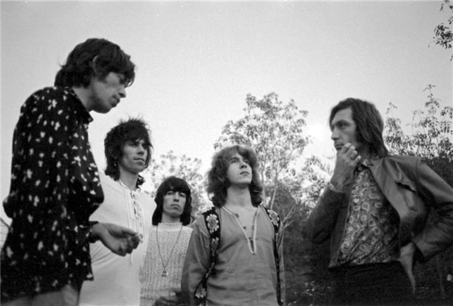 Henry Diltz Black and White Photograph – Die Rolling Stones, Laurel Canyon, Kalifornien