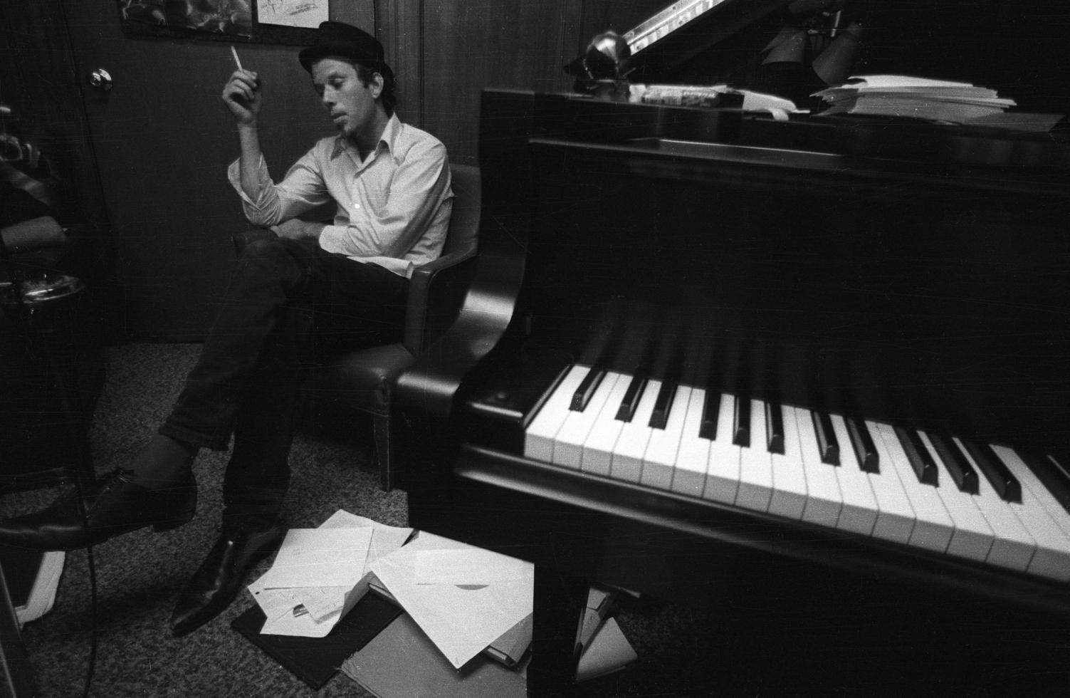 Henry Diltz Black and White Photograph - Tom Waits, Hollywood, CA 1980