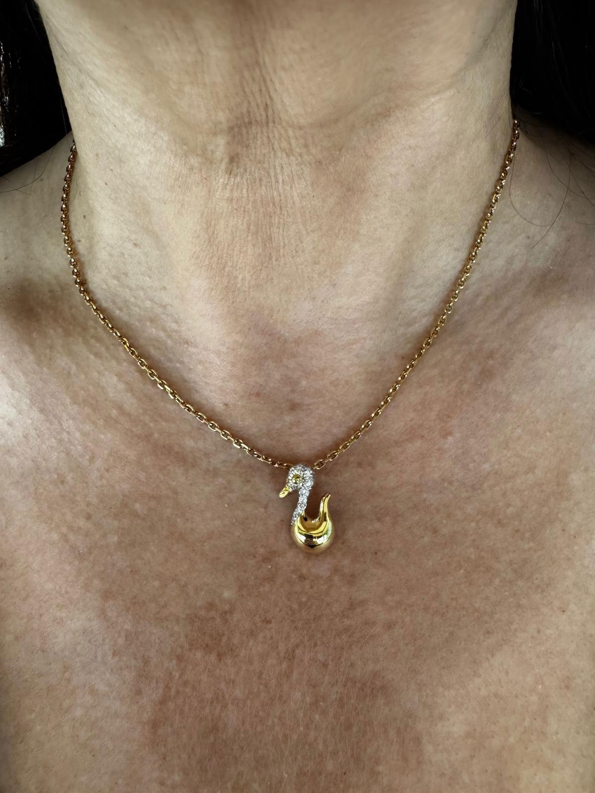 Collier canard à diamants de 0,10 ct Henry Dunay Bon état - En vente à West Palm Beach, FL