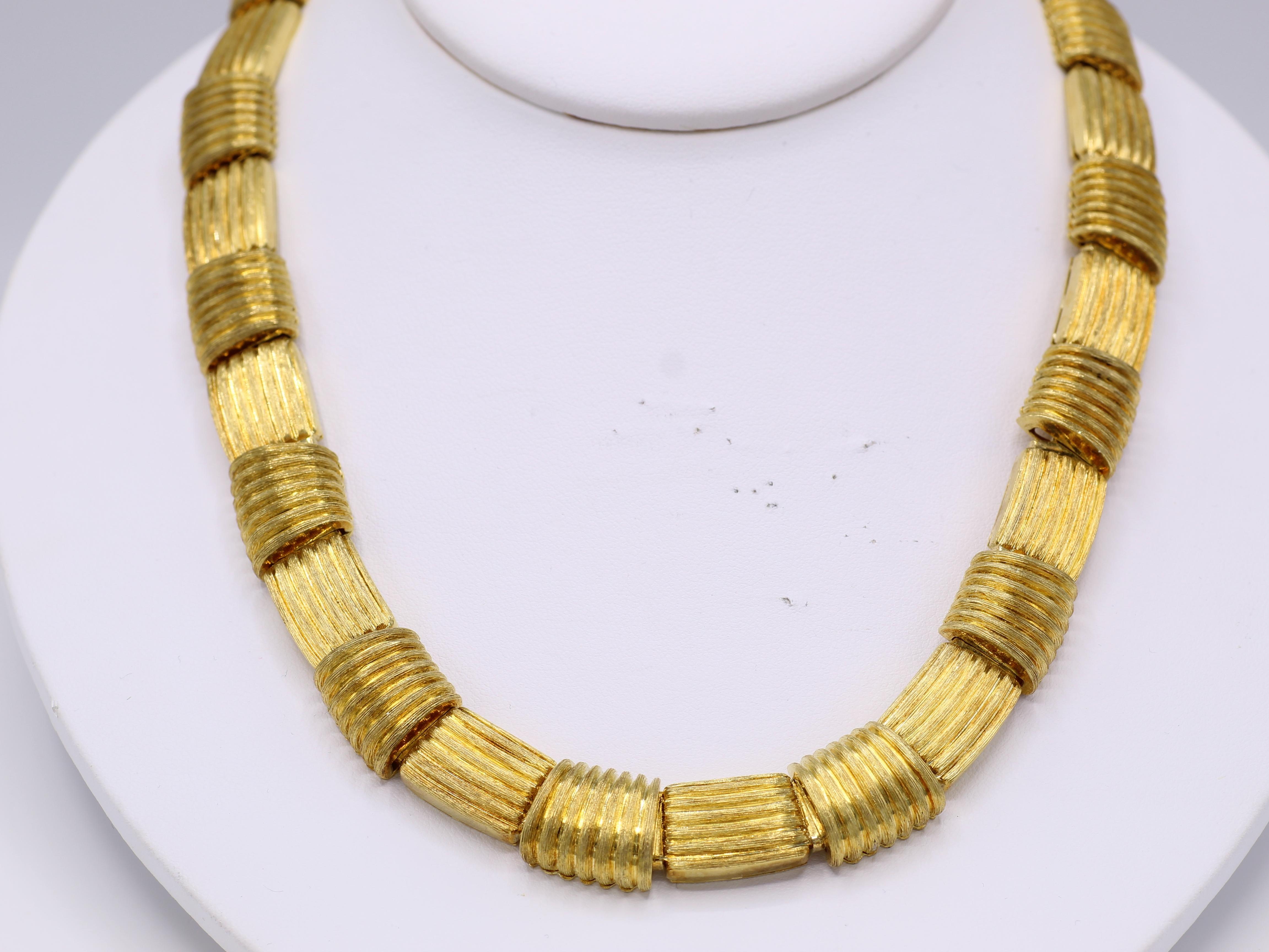 Henry Dunay 18 Karat Gold Necklace In Excellent Condition For Sale In New York, NY