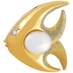 Henry Dunay 18 Karat Yellow Gold Diamond and Pearl Fish Brooch