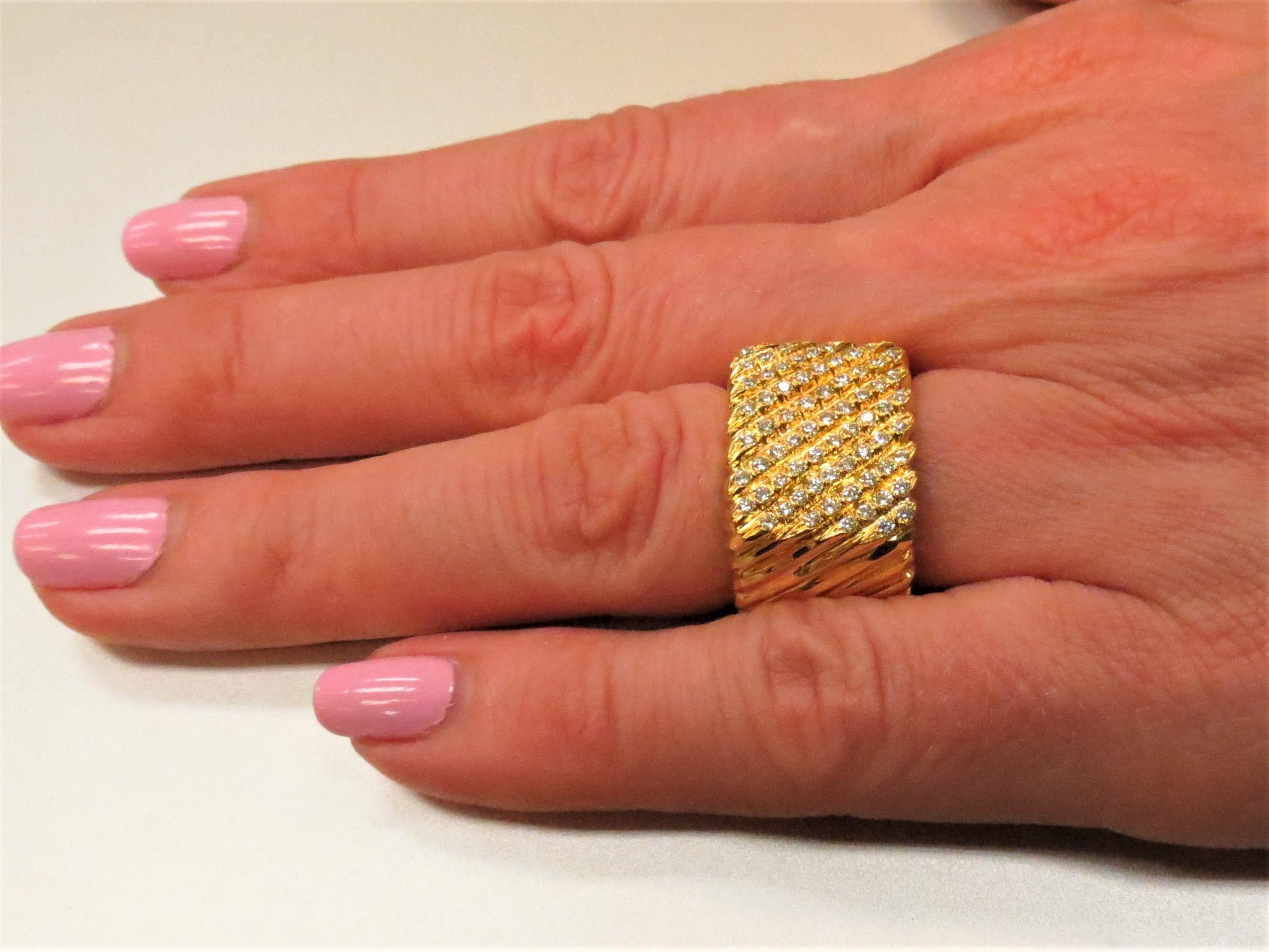 Henry Dunay 18 Karat Yellow Gold Diamond Square Band Ring In Excellent Condition In Chicago, IL