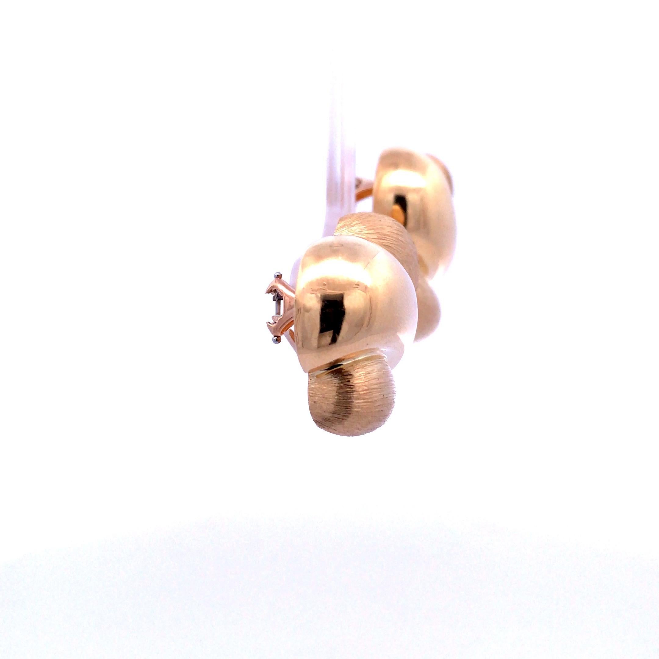 Contemporary Henry Dunay 18 Karat Yellow Gold Earrings For Sale