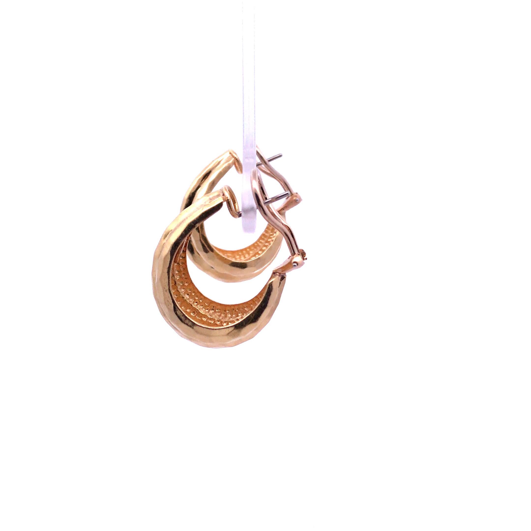 Henry Dunay 18 Karat Yellow Gold Earrings In Excellent Condition For Sale In Palm Desert, CA