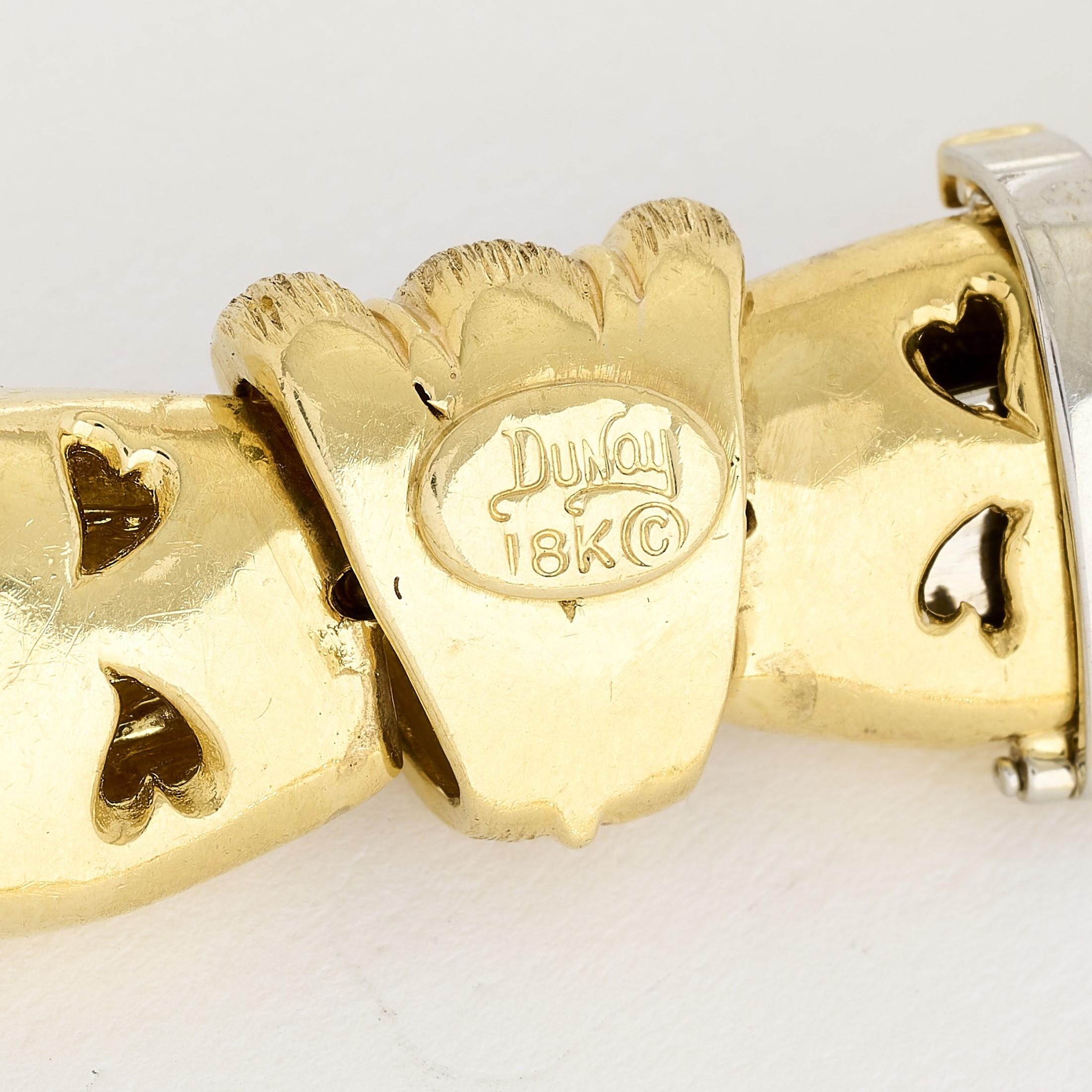 Ce collier Henry Dunay, réalisé en or jaune 18 carats, met en valeur l'éclat des textures et l'élégance raffinée qui caractérisent le créateur.

Estampillé : 