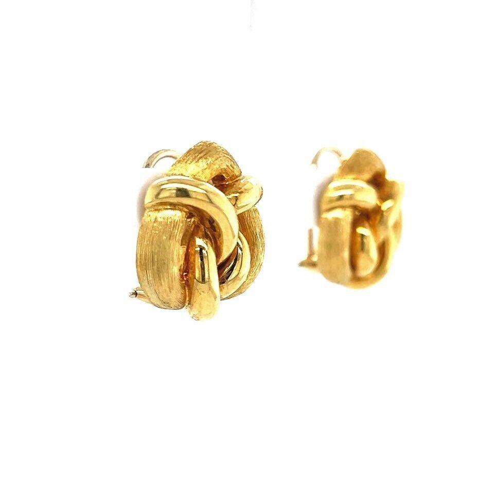 Henry Dunay 18 Karat Yellow Gold Vintage Knotted Heart Earrings In Good Condition In Guilford, CT