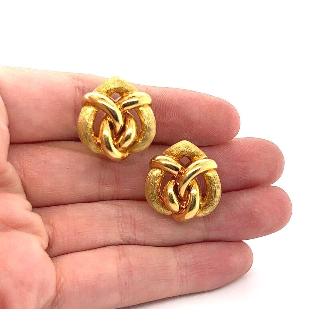 Women's or Men's Henry Dunay 18 Karat Yellow Gold Vintage Knotted Heart Earrings